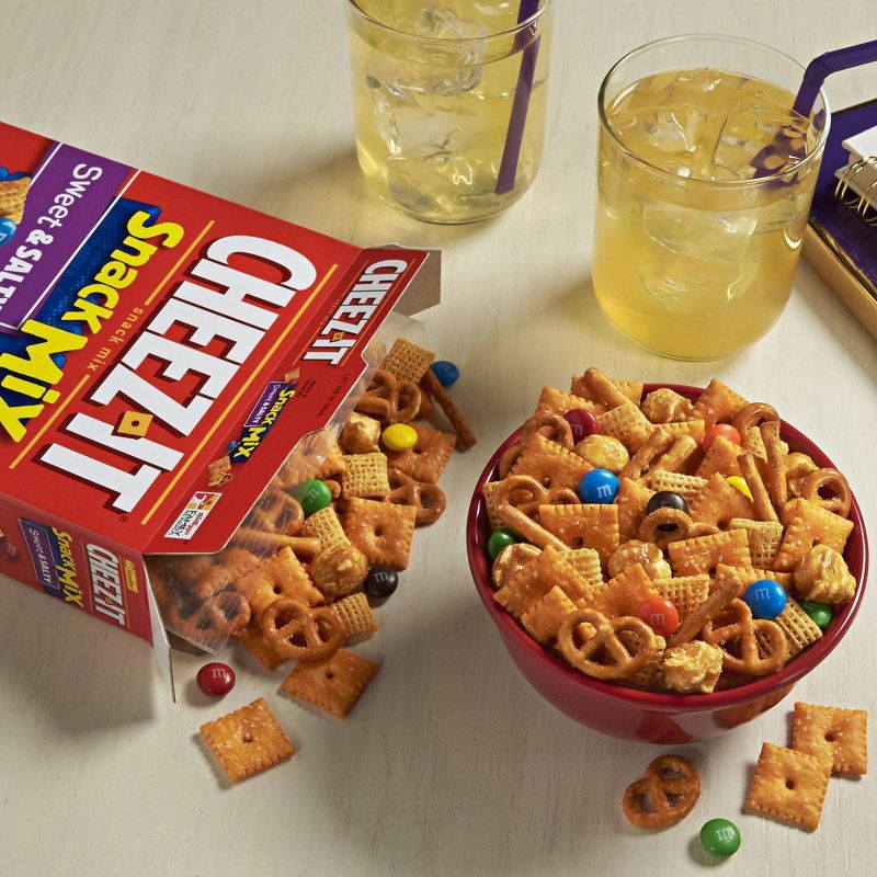 Cheez-It Sweet and Salty Snack Mix - 8oz