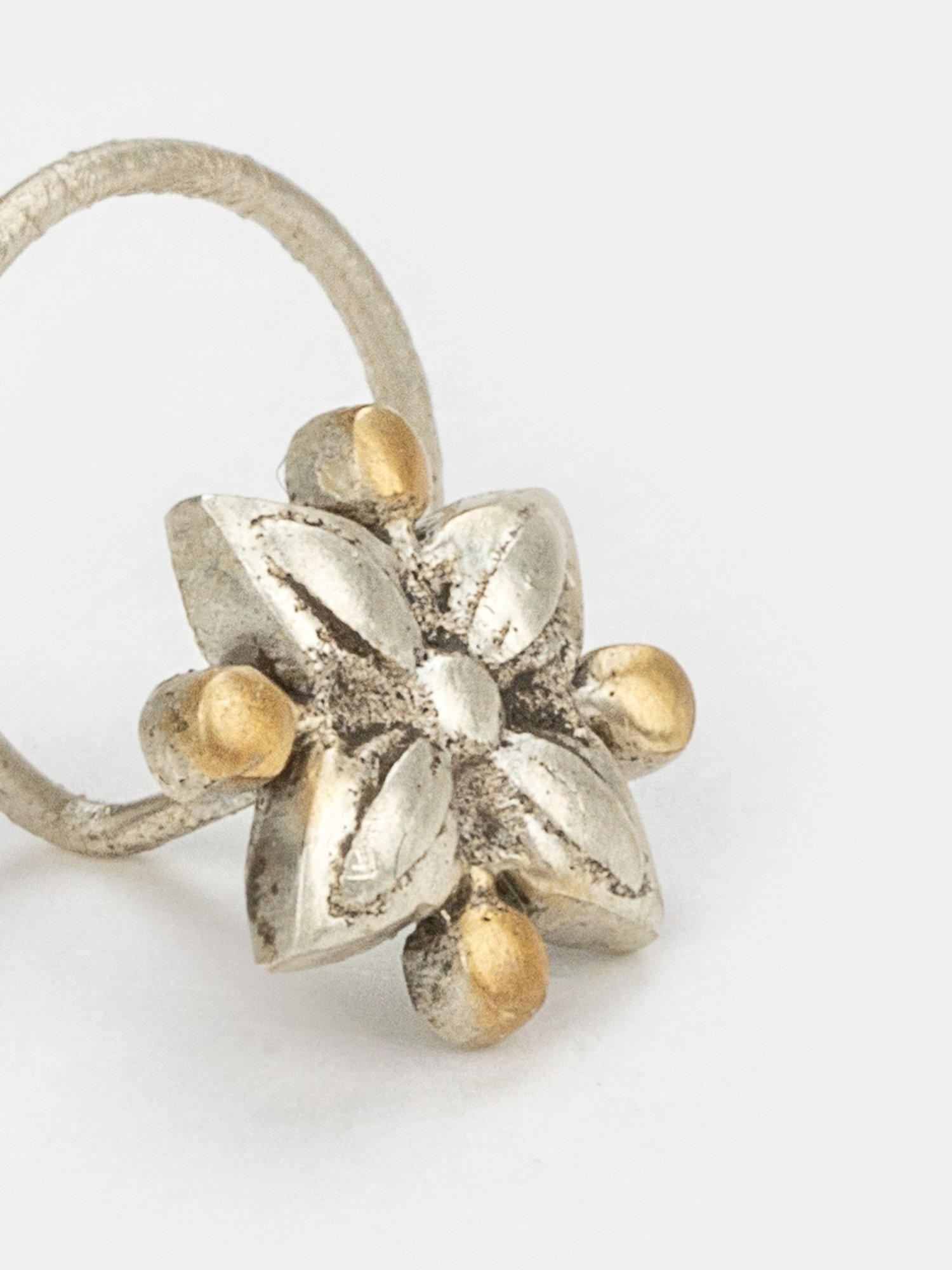 Zavya 92.5 Sterling Silver Floral Nosepin for Women