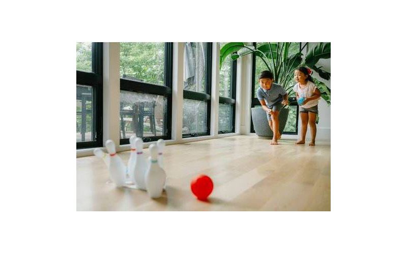 Chuckle & Roar 10 Pin Kids Bowling Set