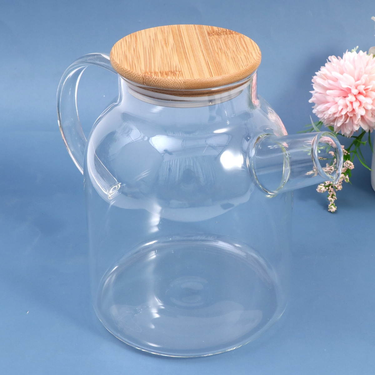 1Pc 1.6L Heat Resistance Glass Water Pot Handheld Filter Glass Kettle Stainless Steel Transparent Juice Water Pot with Large Mouth Bamboo Cover