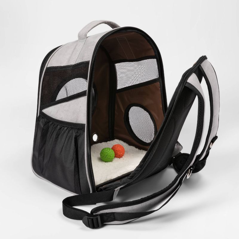 K&H Pet Products 3973 Extra Wide Outdoor Water Resistant Heated Kitty House with 2 Door Flaps Safe Escape For Feral and Outdoor Cats, Olive