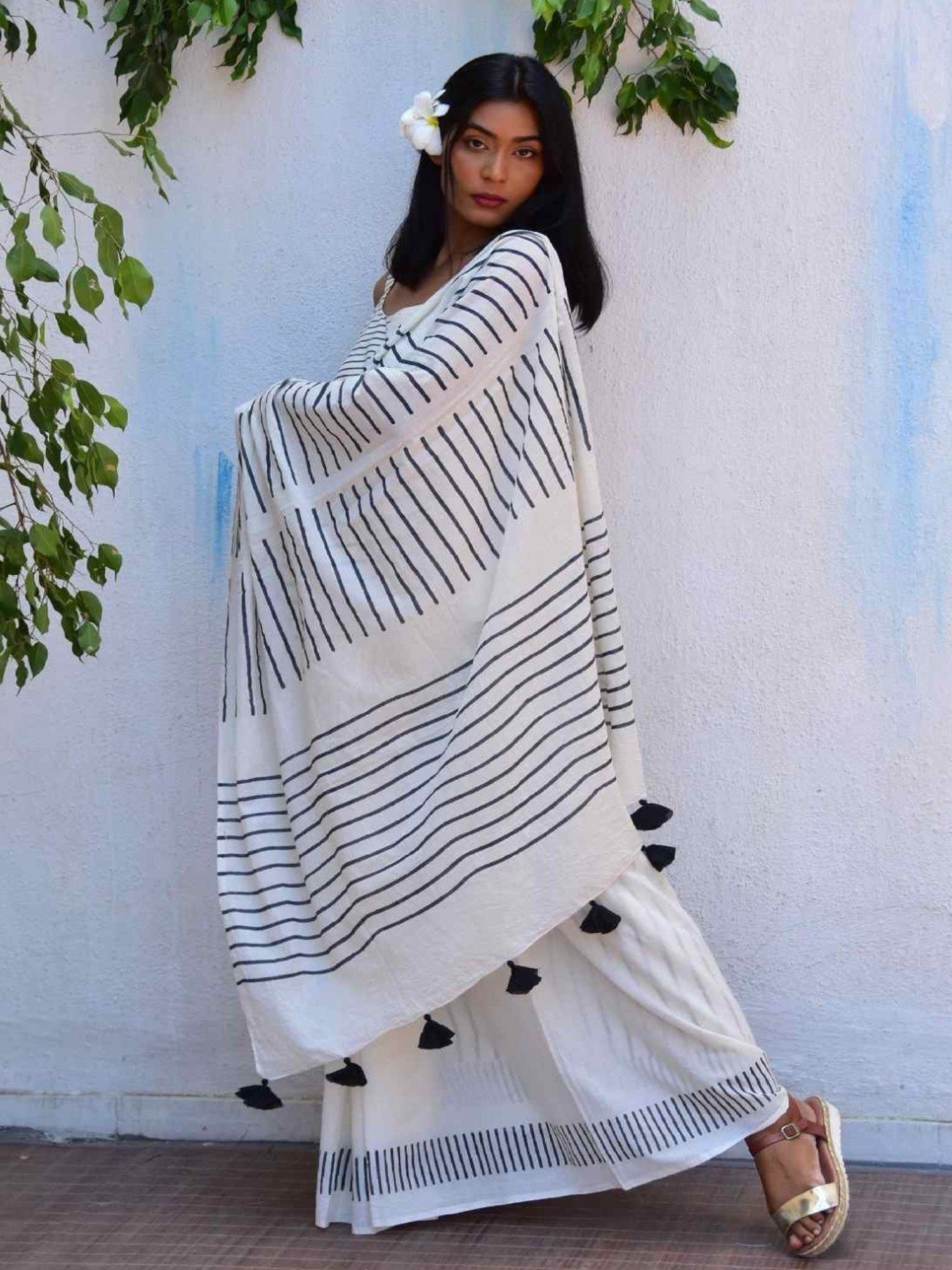 Chidiyaa White Vanilla Moon Pearl Essence Hand Block Printed Mulmul Cotton Saree