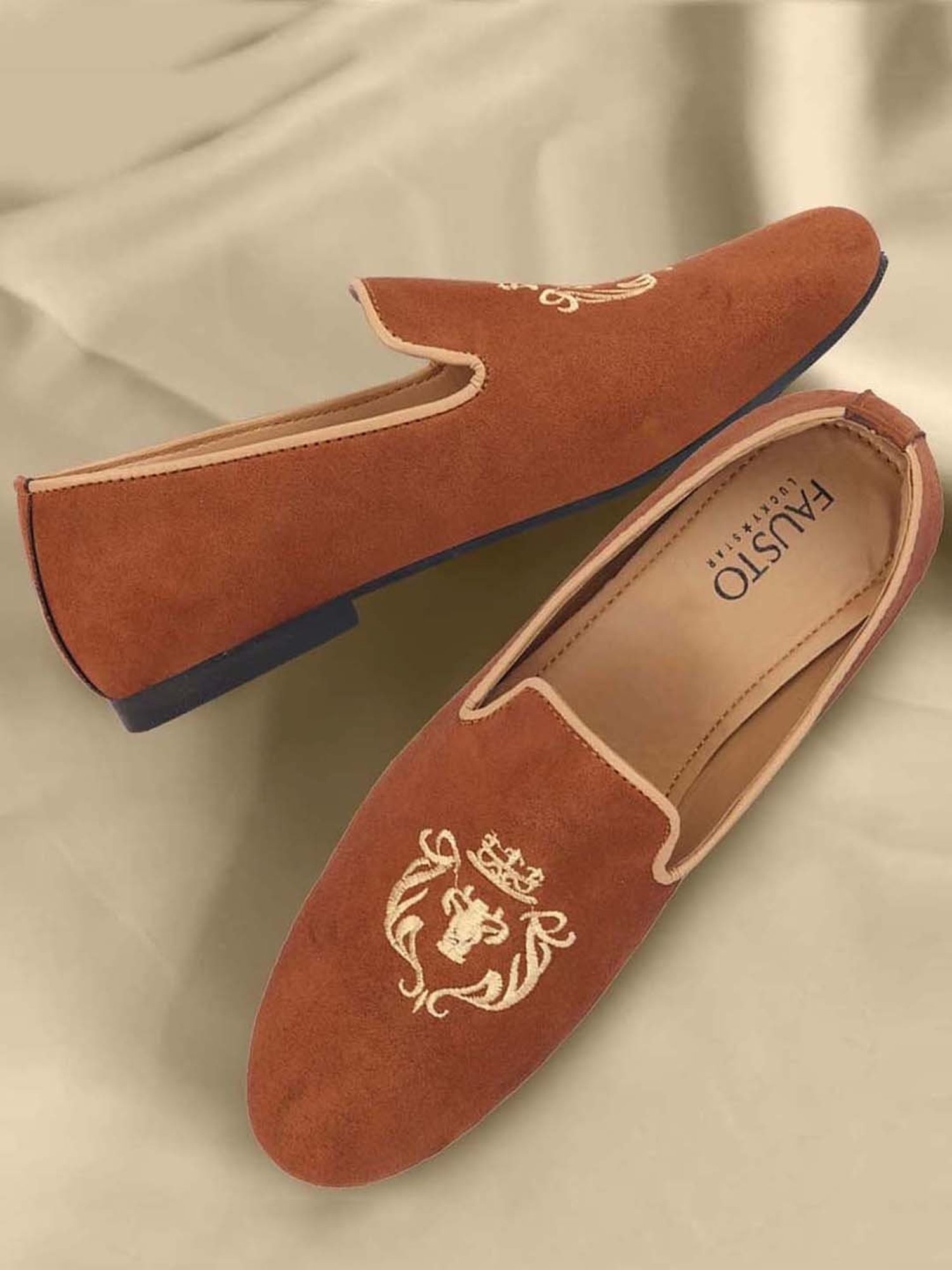 Walkway Men's Black Ethnic Juttis