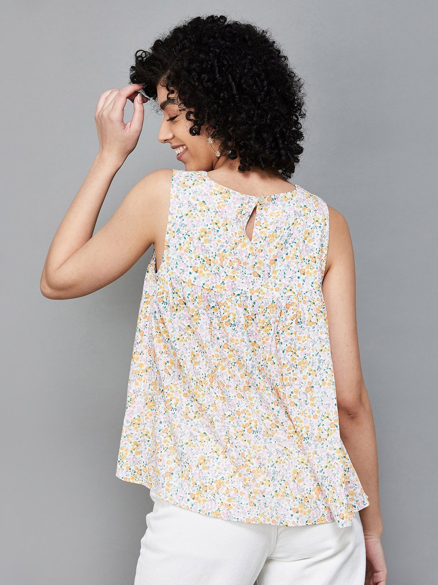 Fame Forever by Lifestyle Multicolor Floral Print Top