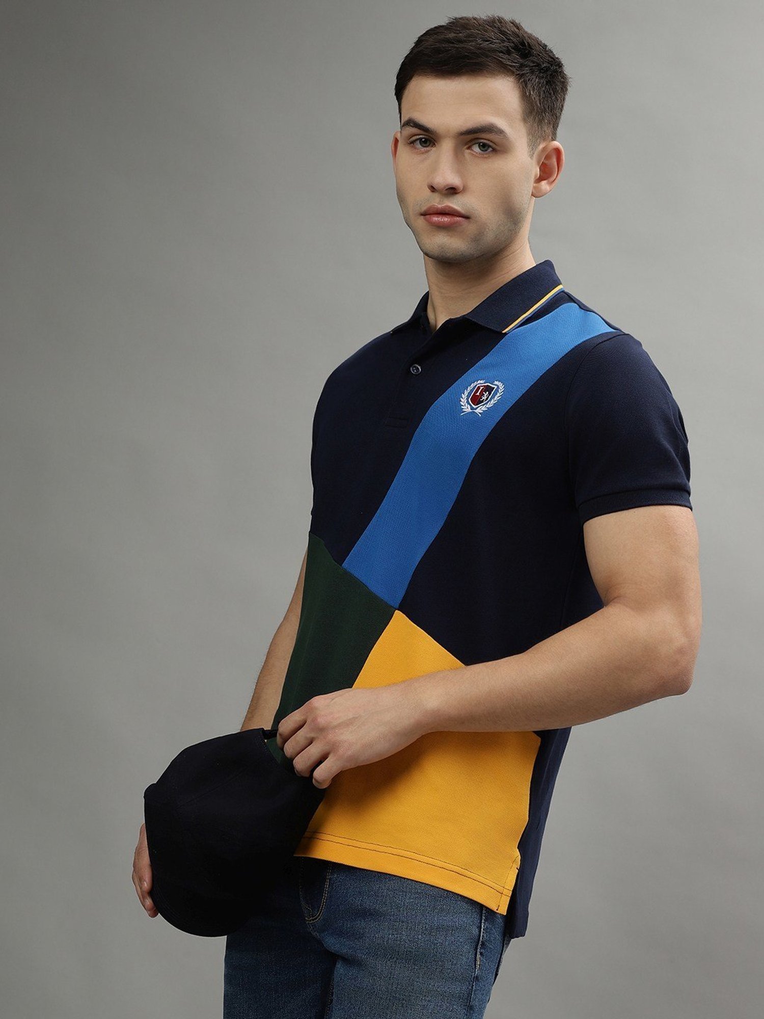 Iconic Men Colourblocked Regular Fit Cotton T-shirt