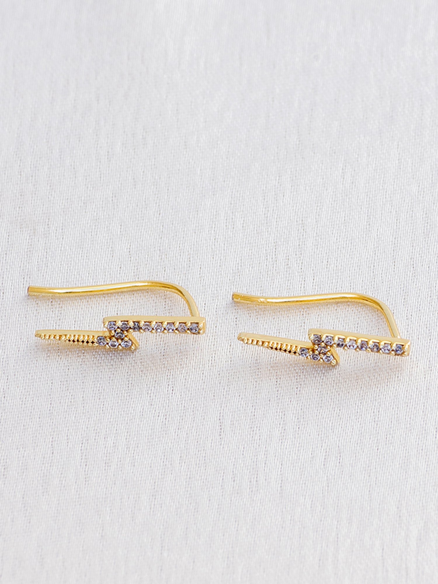 Perfectly Average Lightning Ear Crawler