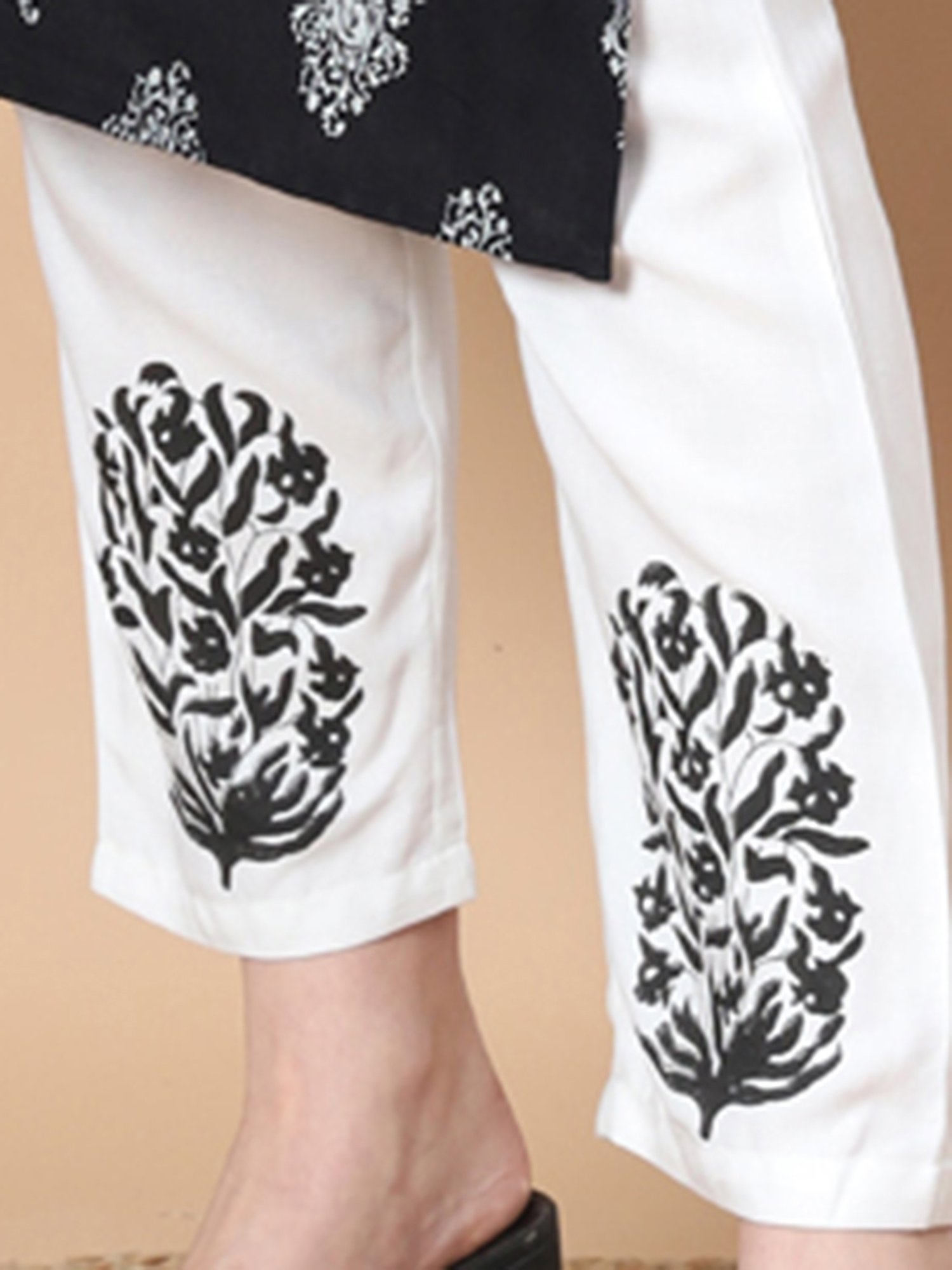 Yufta Black Printed Kurta With Pant & Dupatta