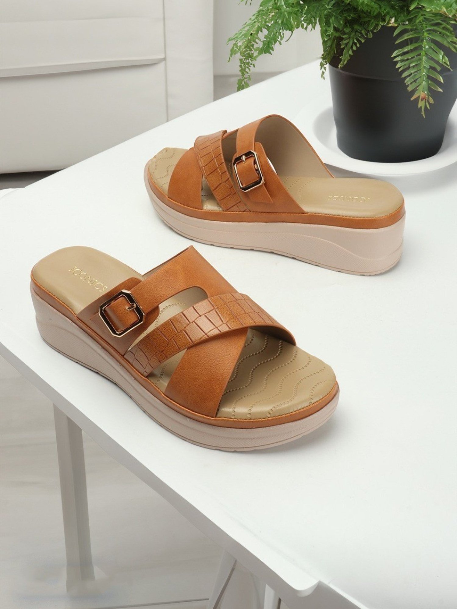 Iconics Women's Tan Casual Wedges