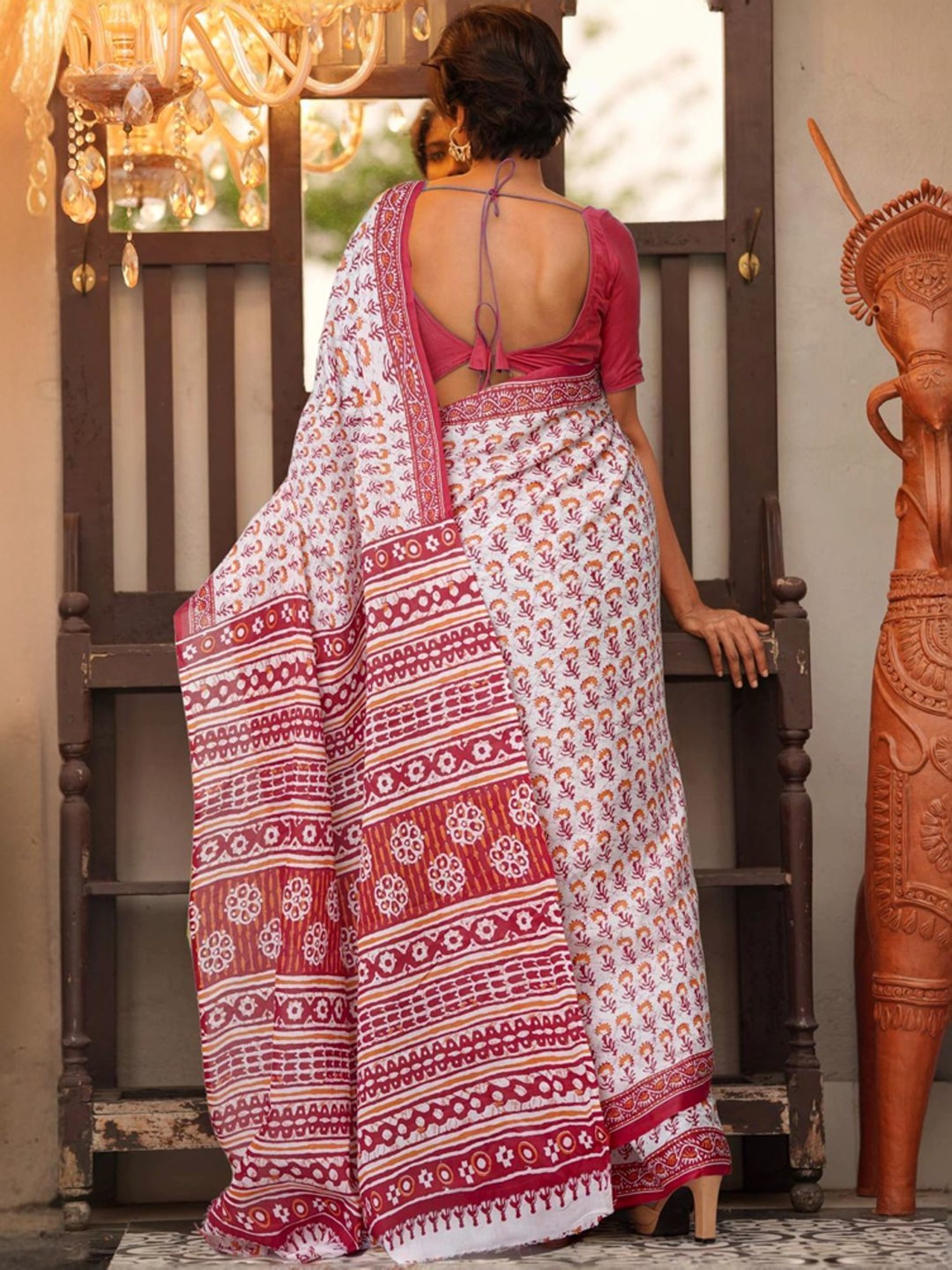 Unnati Silks White Cotton Printed Saree With Unstitched Blouse