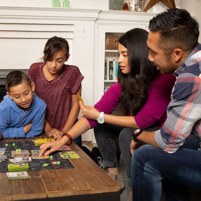 Pokémon Trading Card Game: Shining Fates Pin Collection – Galarian Mr. Rime