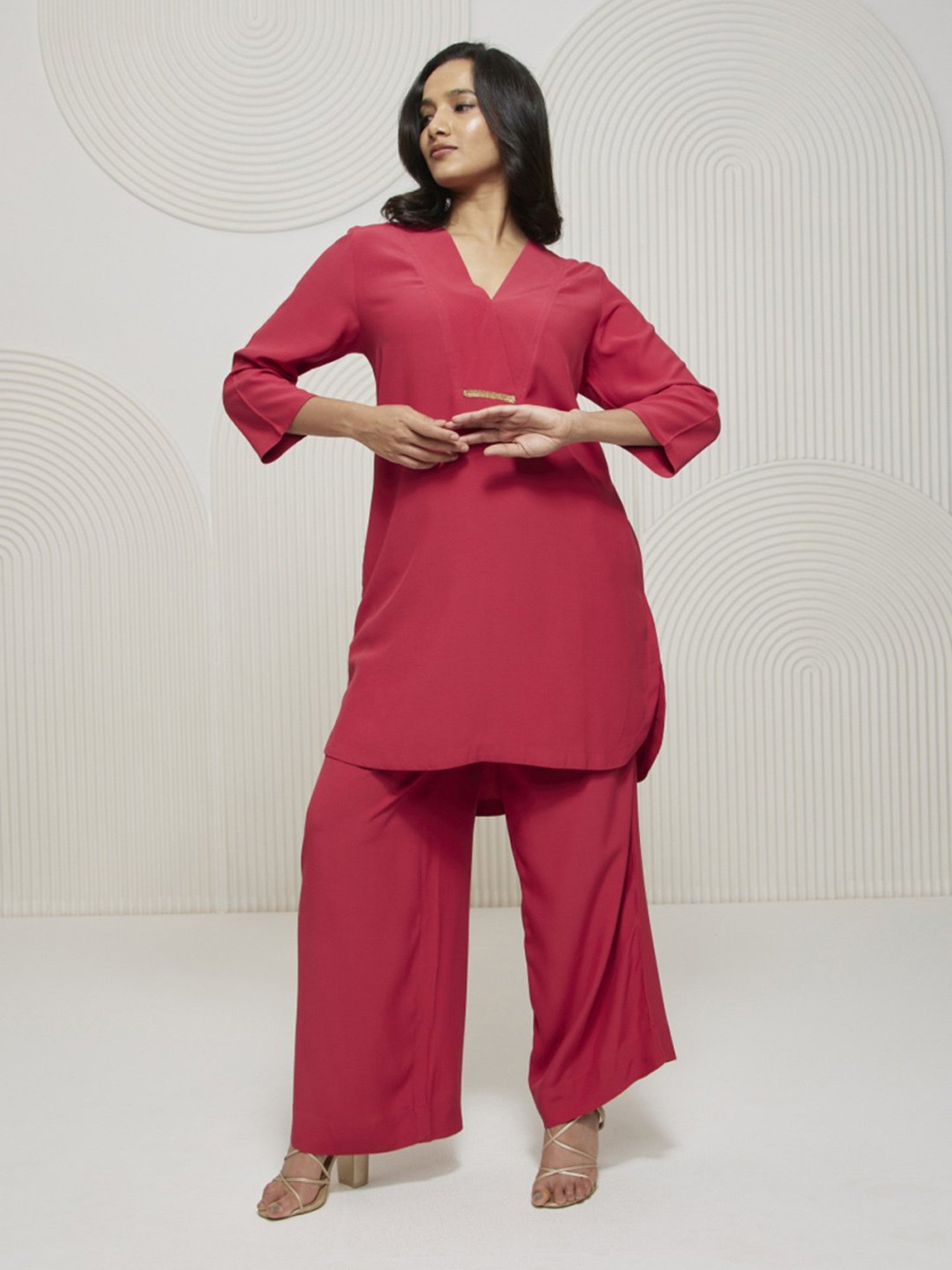 Artagai Tea Berry Elevated Basics V-neck Tunic with Embroidery