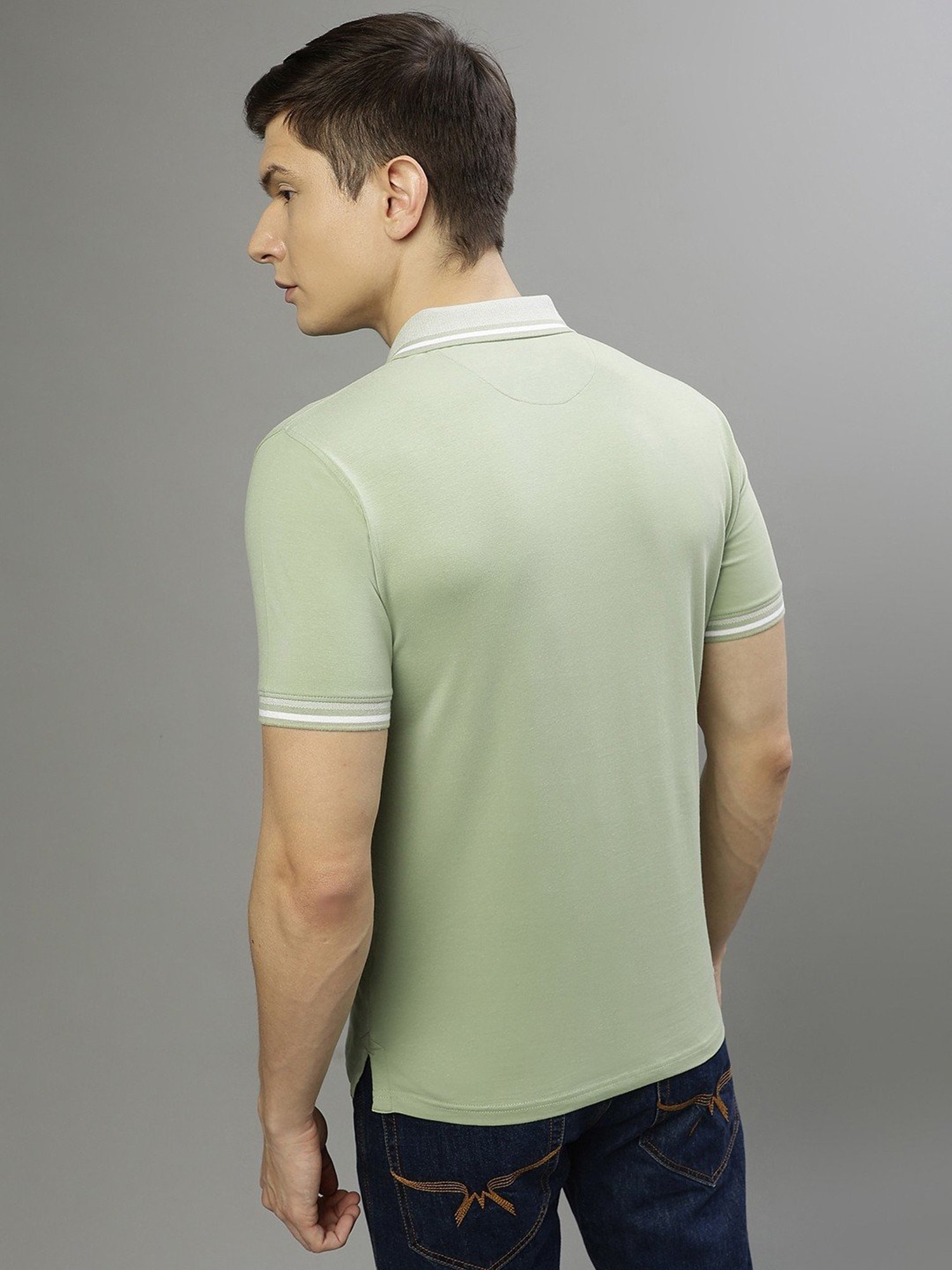 Iconic Men Solid Regular Fit Cotton T-shirt