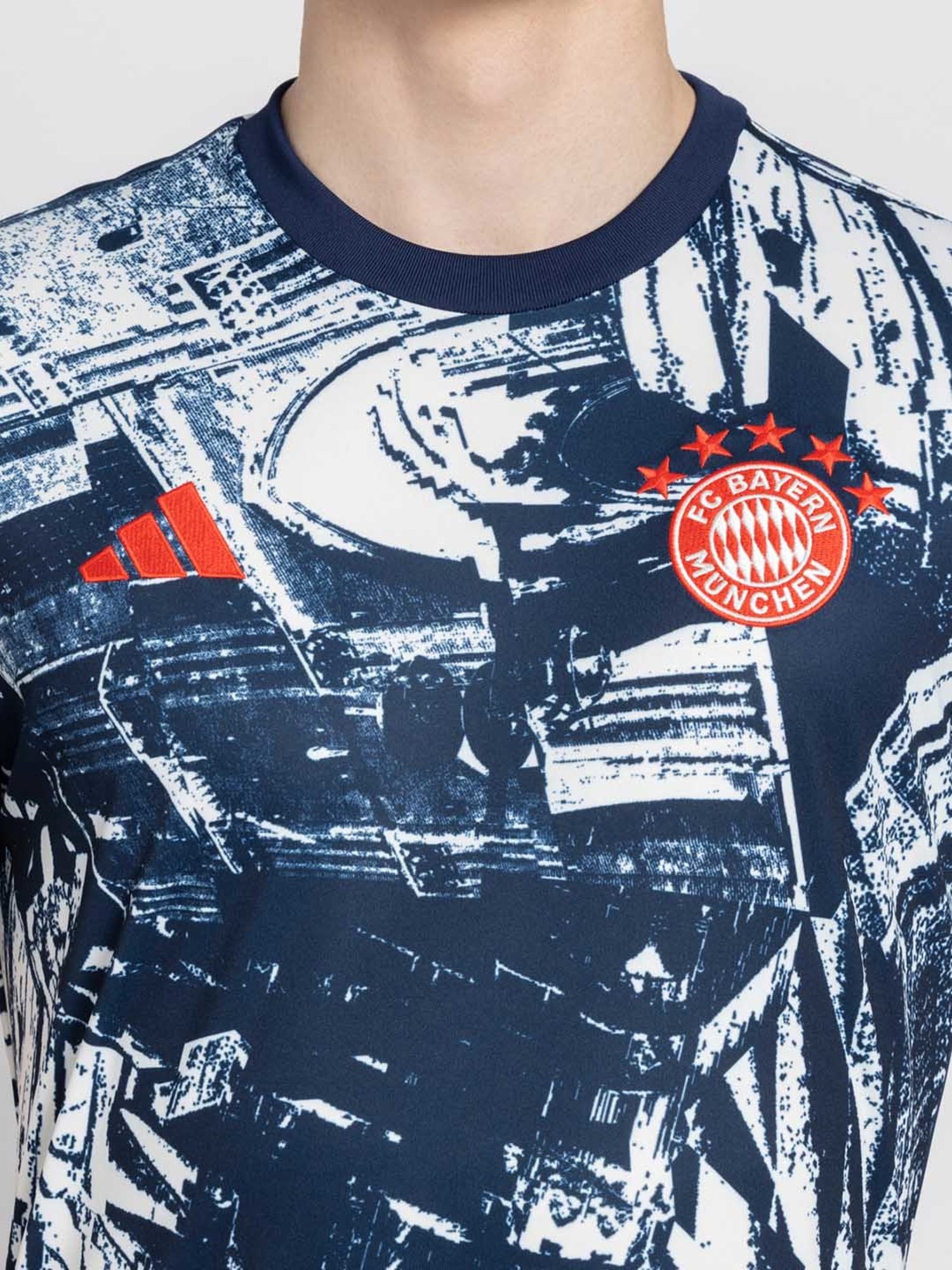 Columbia Black Regular Fit Sports T-Shirt