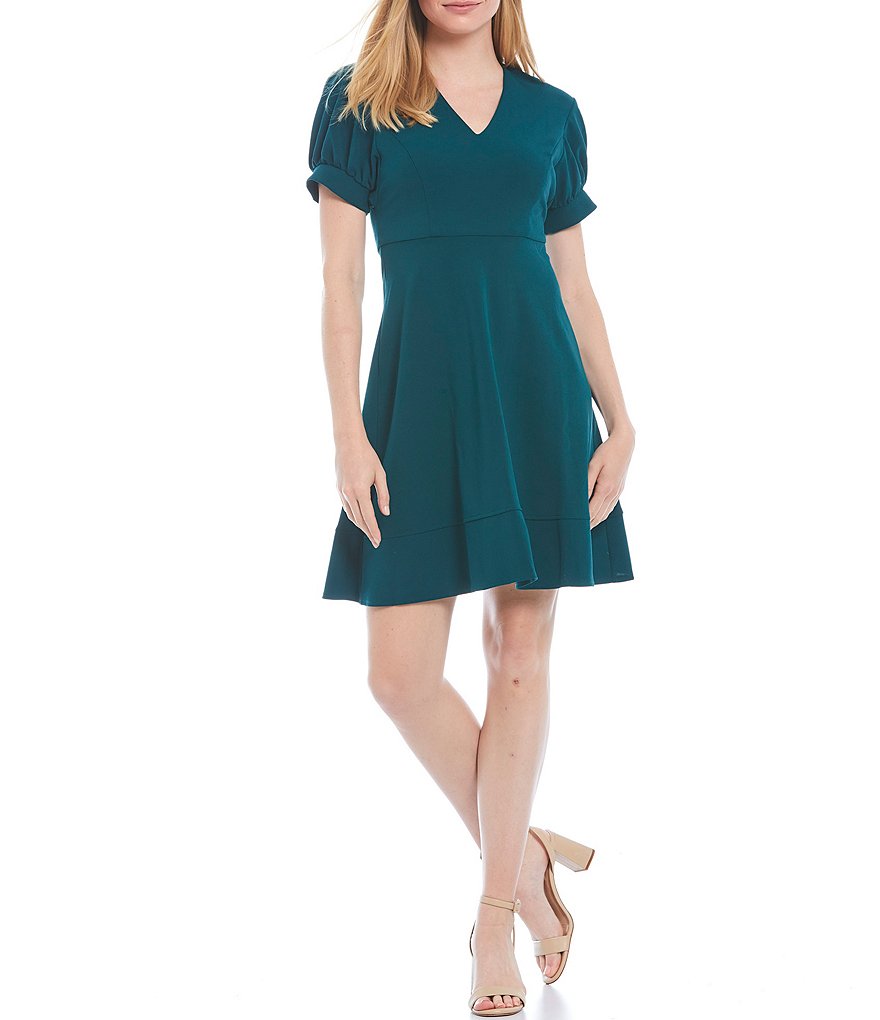 Donna Morgan V-Neck Short Puff Sleeve Scuba Crepe Dress