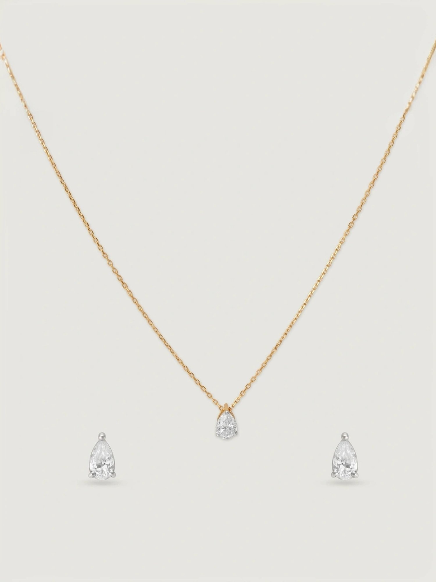 Joyalukkas 22k Love Embrace Gold Pendant