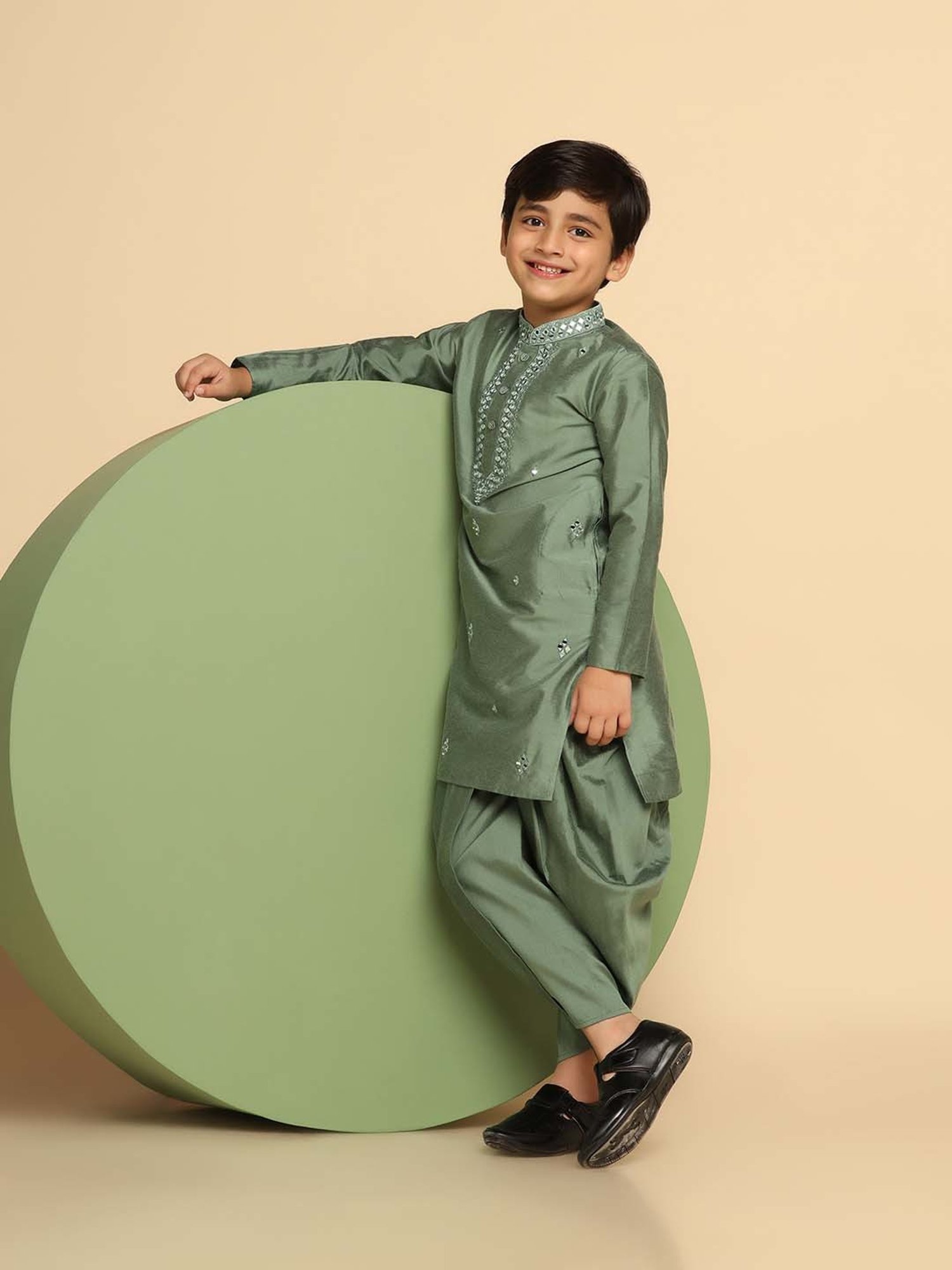 KISAH Kids Green Cotton Embroidered Full Sleeves Kurta