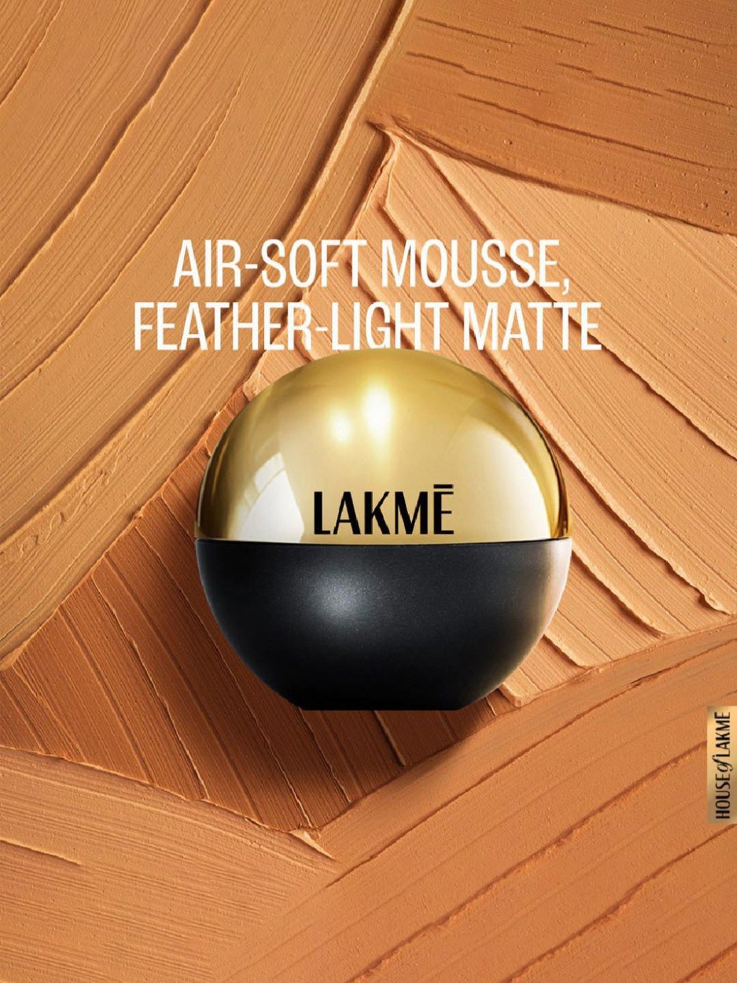 Lakme Xtraordin-Airy Mattreal Mousse Foundation Almond Honey - 25 gm