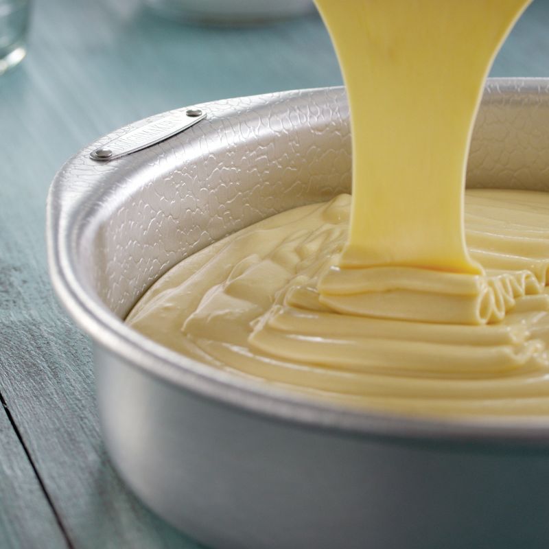 Doughmakers Round Cake Pan