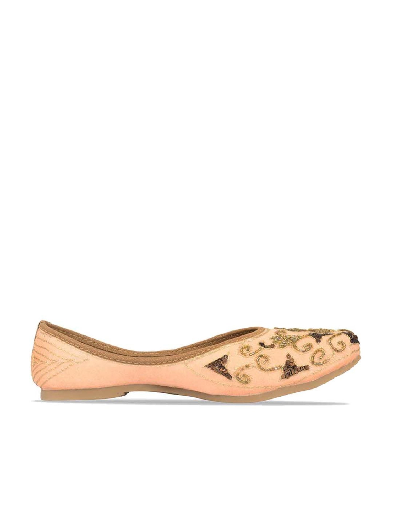 Desi Colour Women's Peach Ethnic Juttis