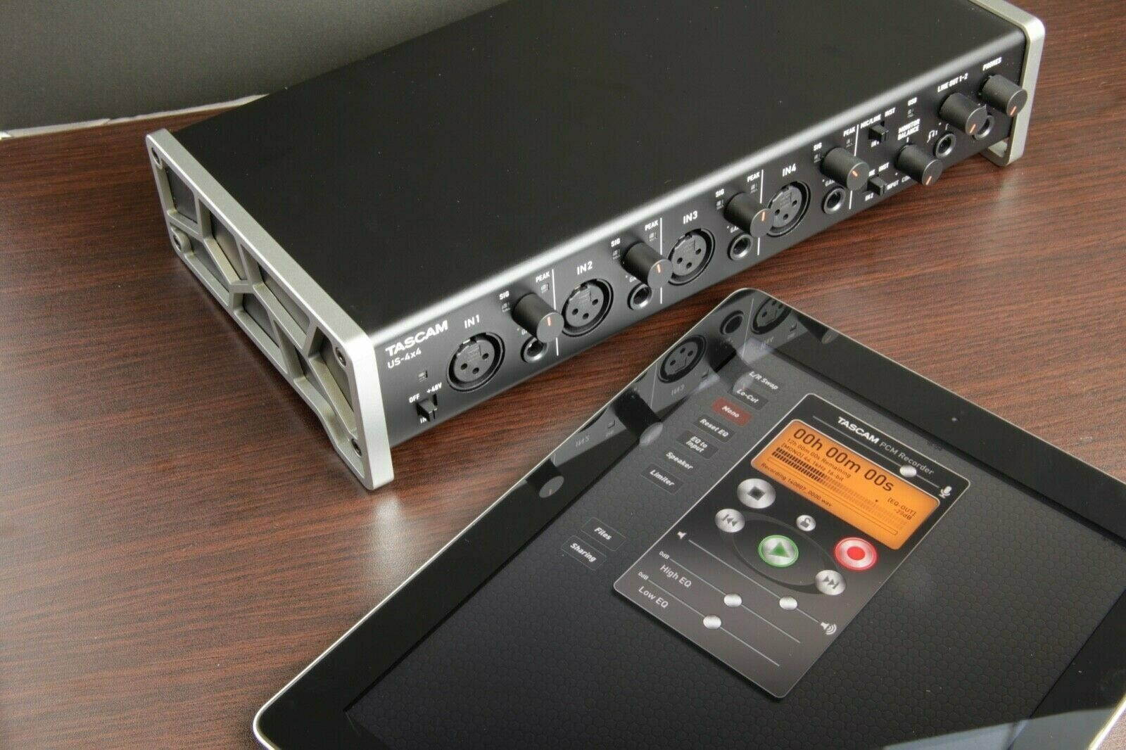 TASCAM US-4x4 USB Audio Interface. W/ 2 XLR Cables and 2 MIC Stand
