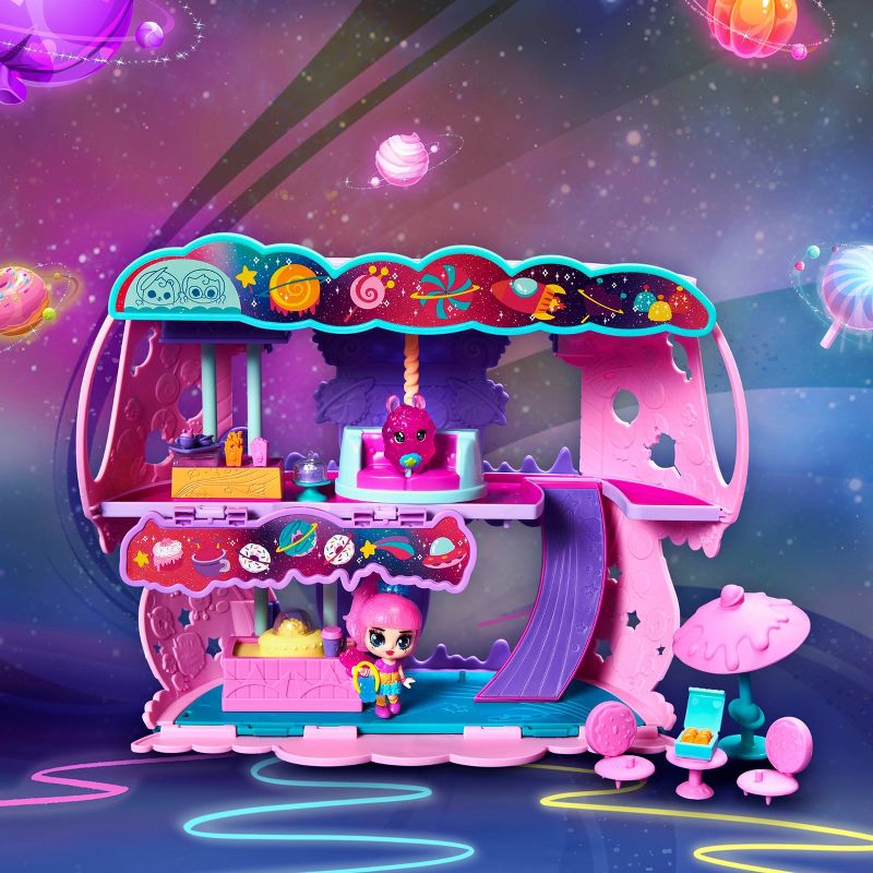 Hatchimals Colleggtibles Cosmic Candy Shop 2-In-1 Playset