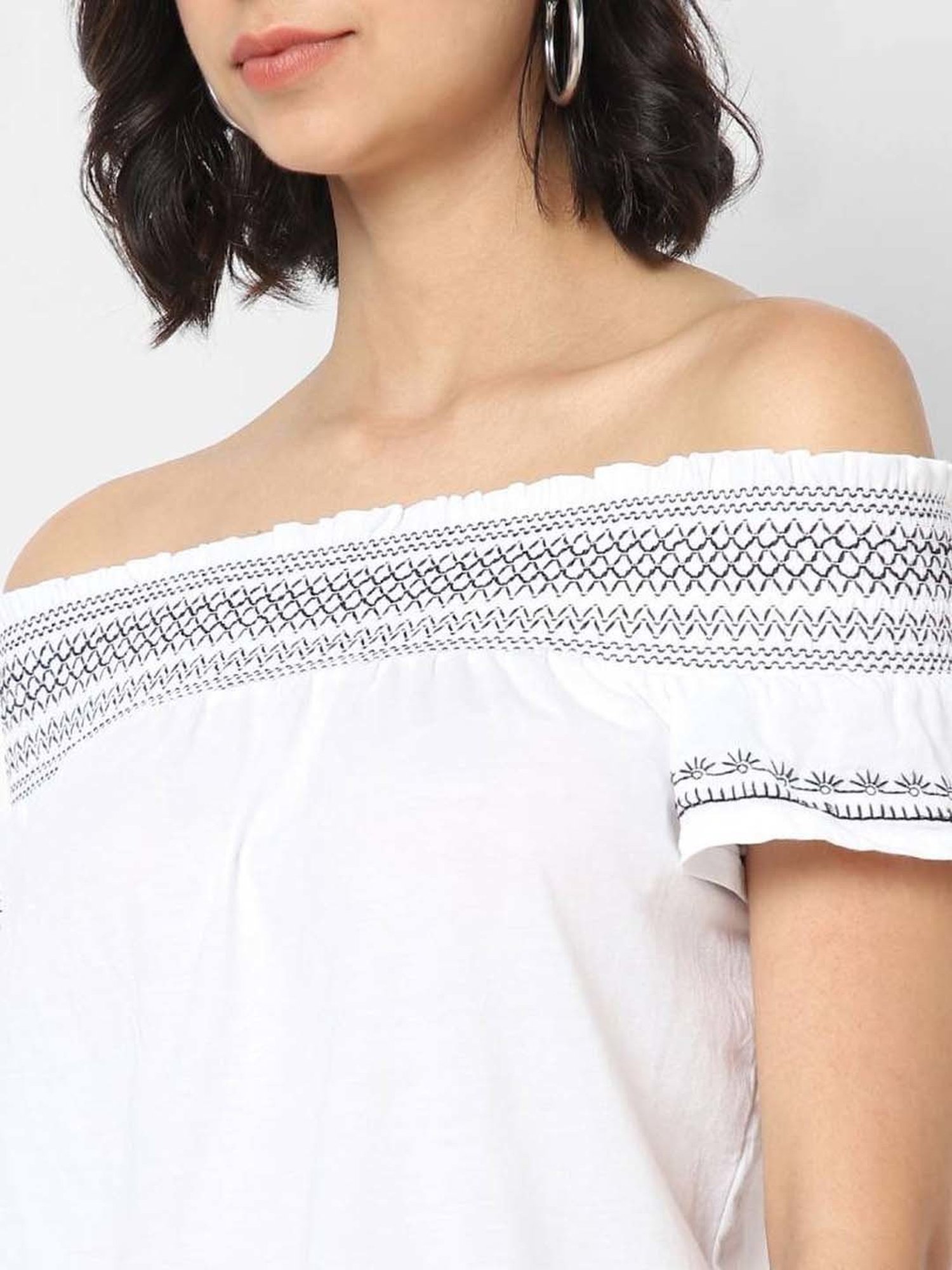 VASTRADO White Cotton Embroidered Top