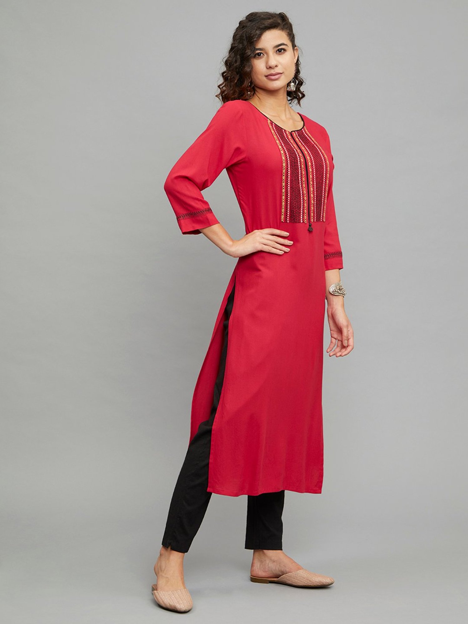 paislei Fushia Embroidered A Line Kurta