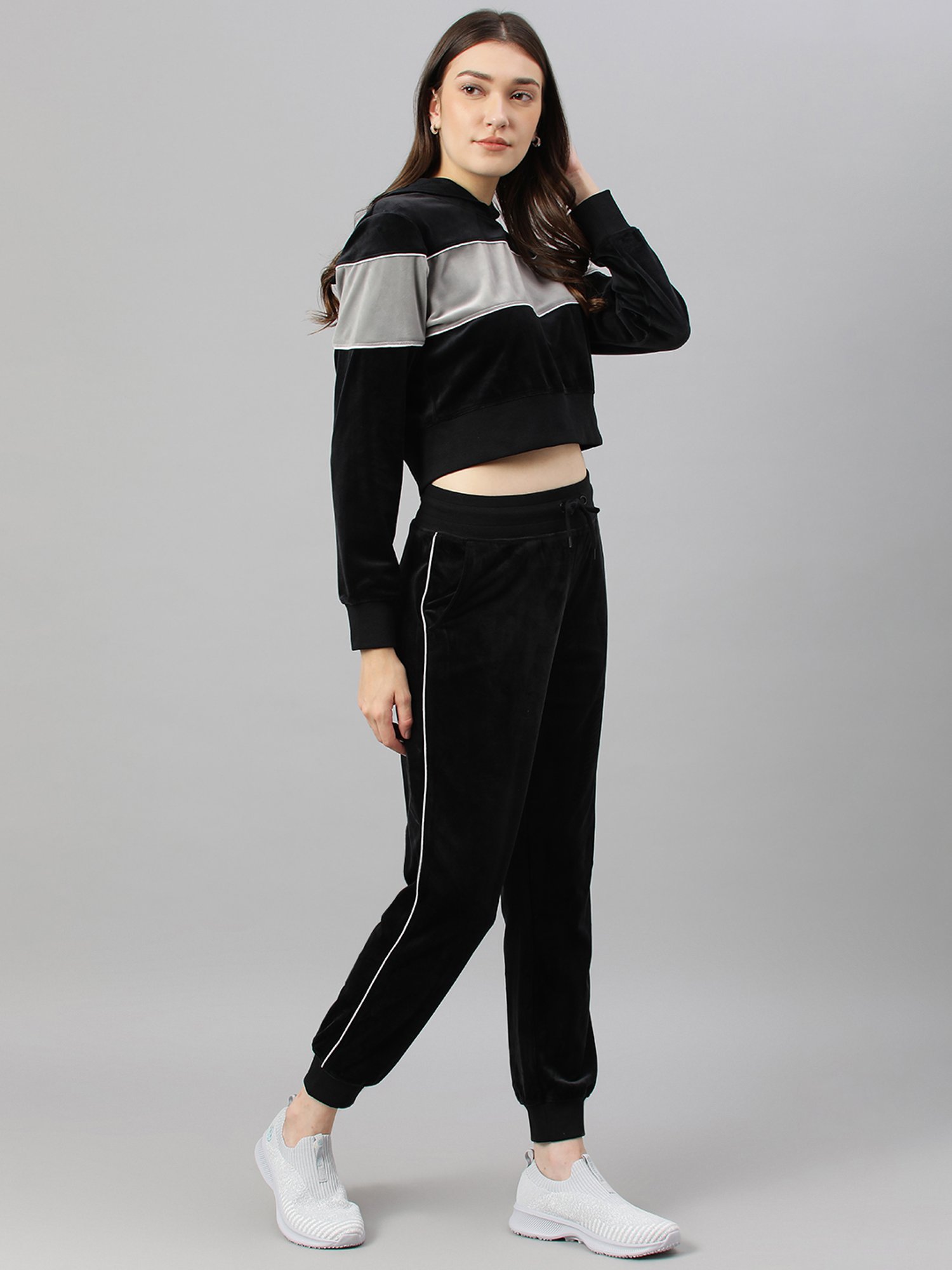 Woods Black & Grey Color-Block Tracksuit