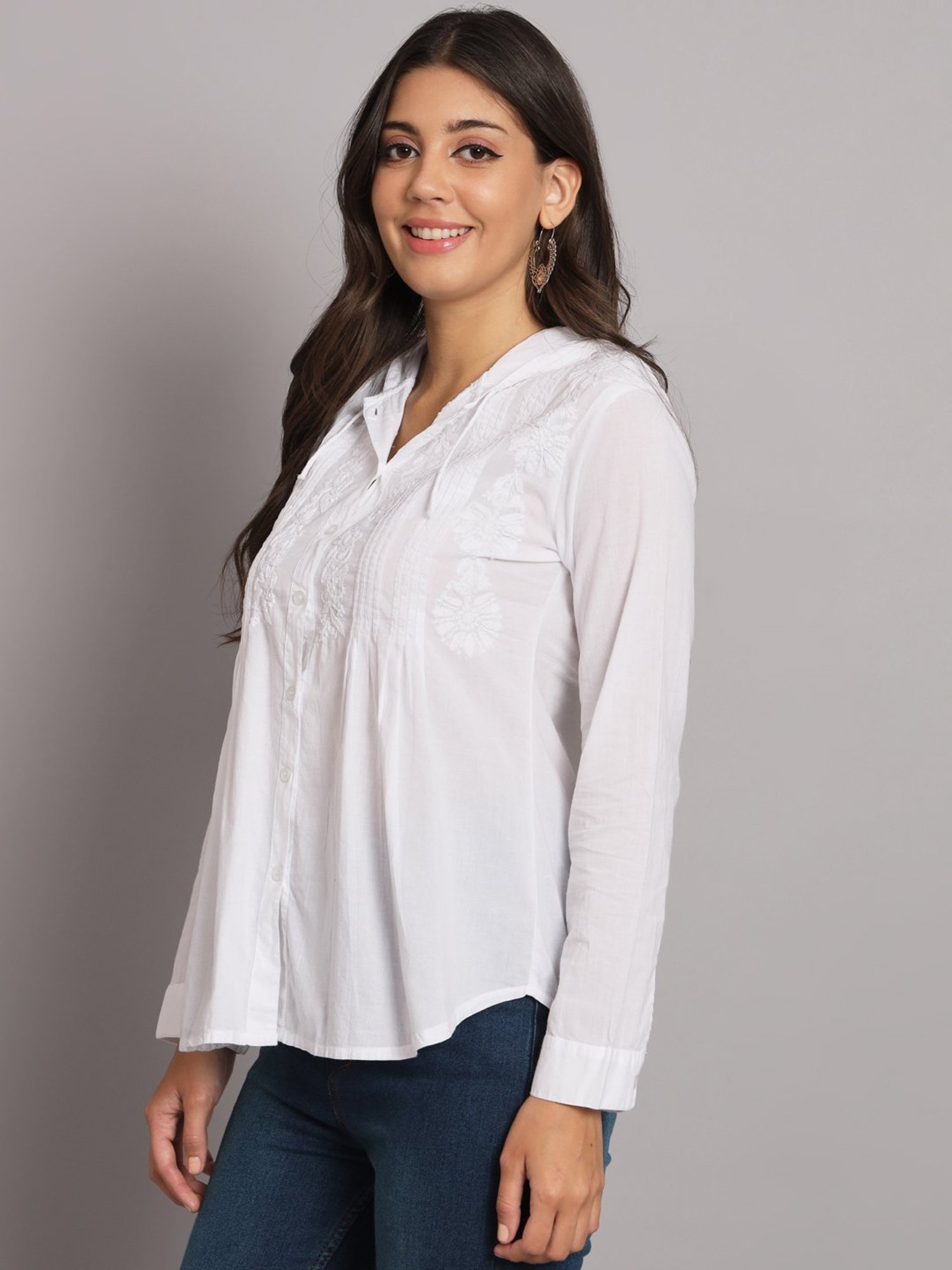 PARAMOUNT CHIKAN White Cotton Embroidered Lucknowi Chikankari Shirt