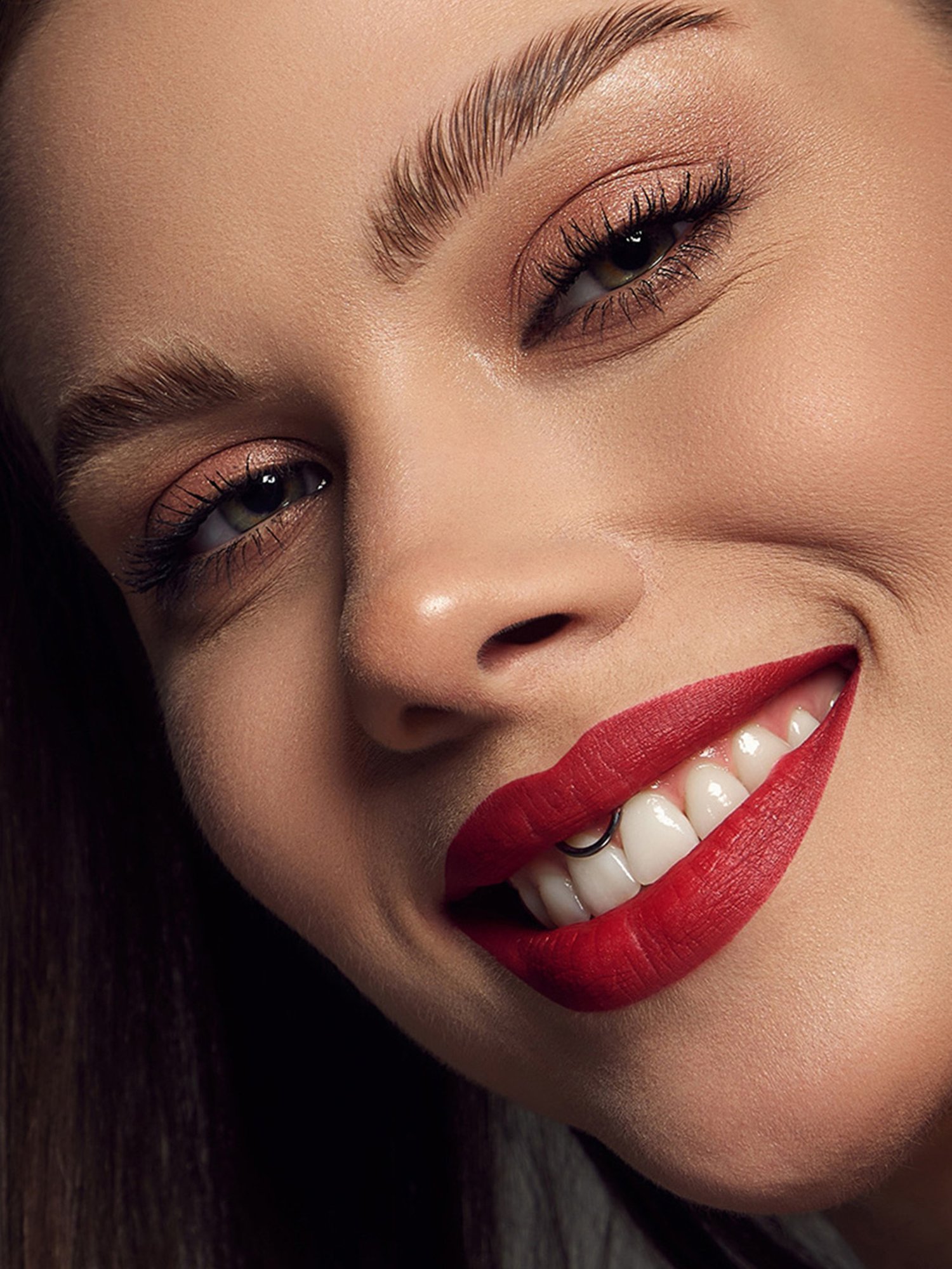 Makeup Revolution Satin Kiss Lipstick Ruby - 3.5 gm