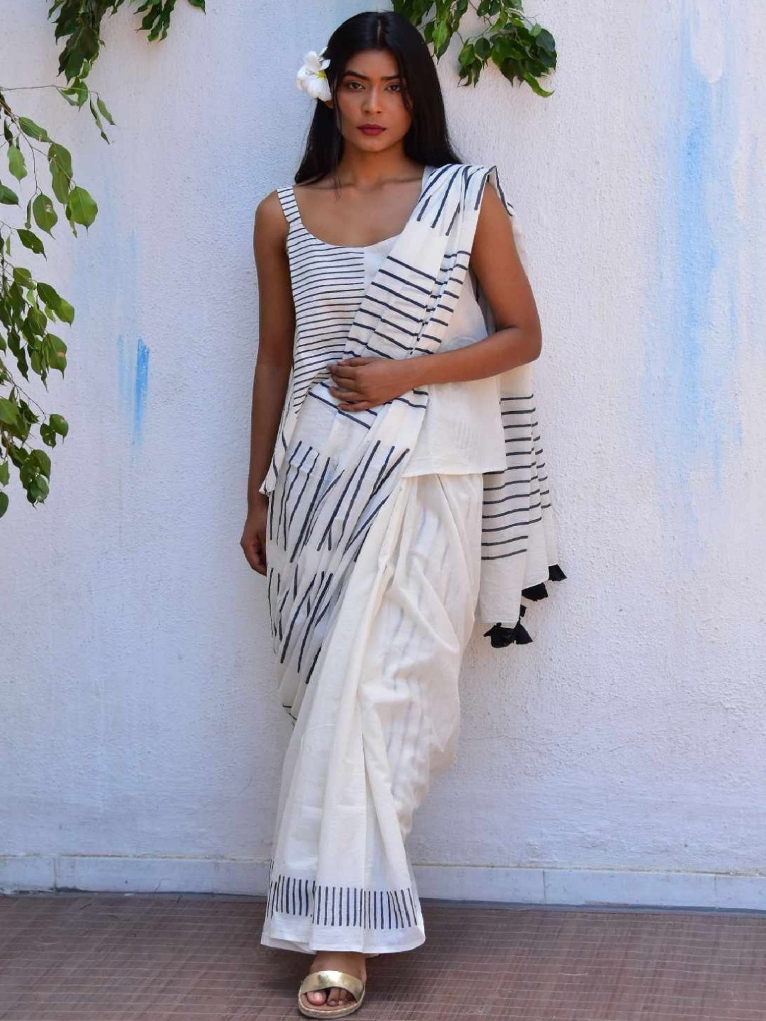 Chidiyaa White Vanilla Moon Pearl Essence Hand Block Printed Mulmul Cotton Saree