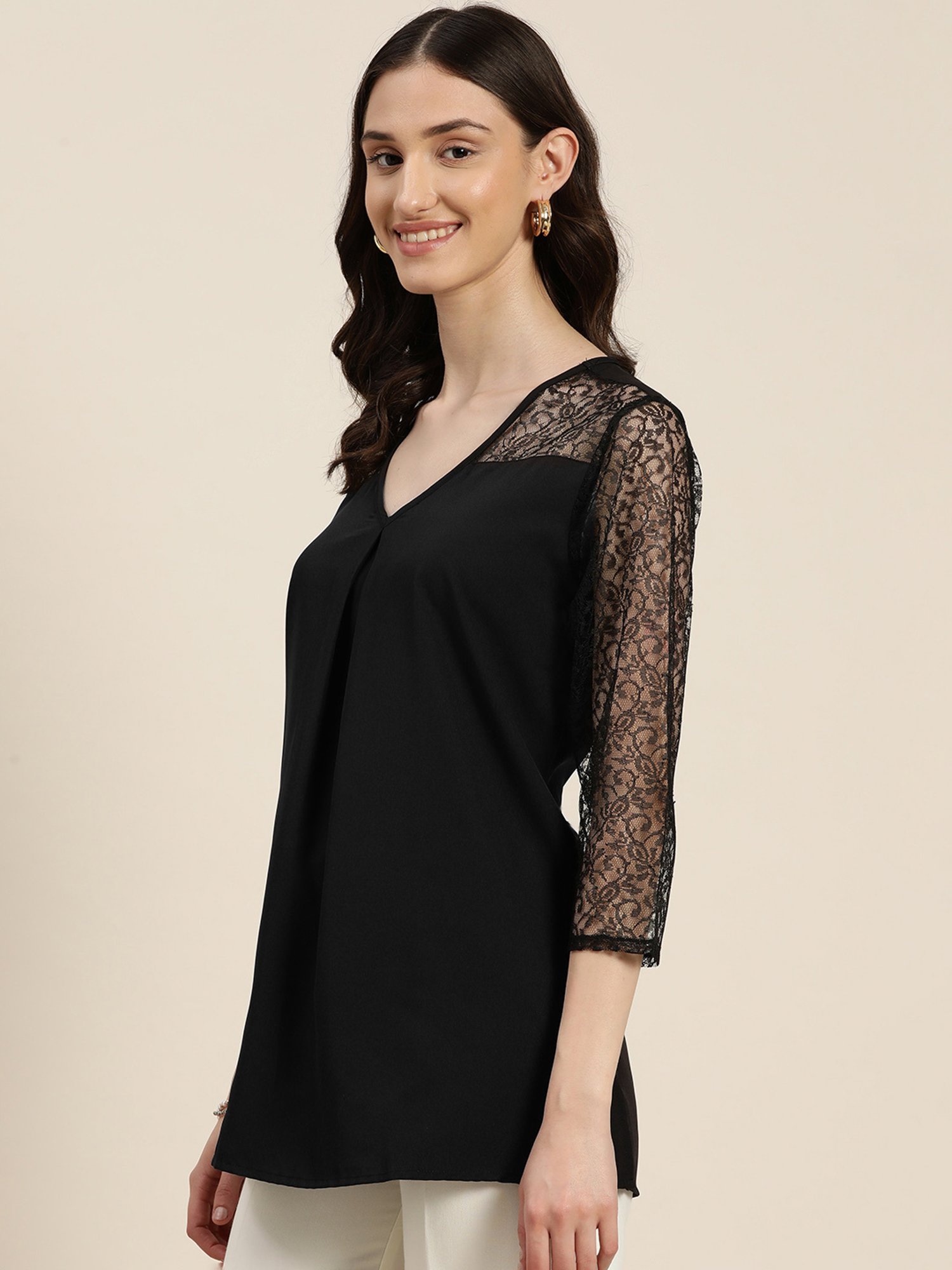 Qurvii Black Top