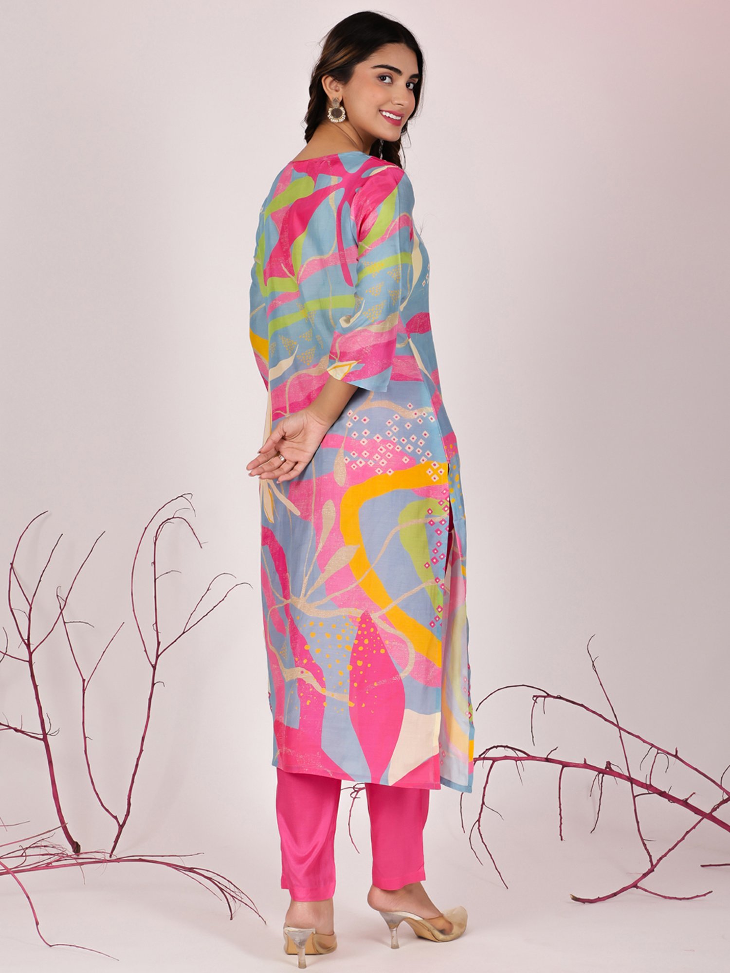 READIPRINT FASHIONS Blue & Pink Floral Print Kurta Pant Set