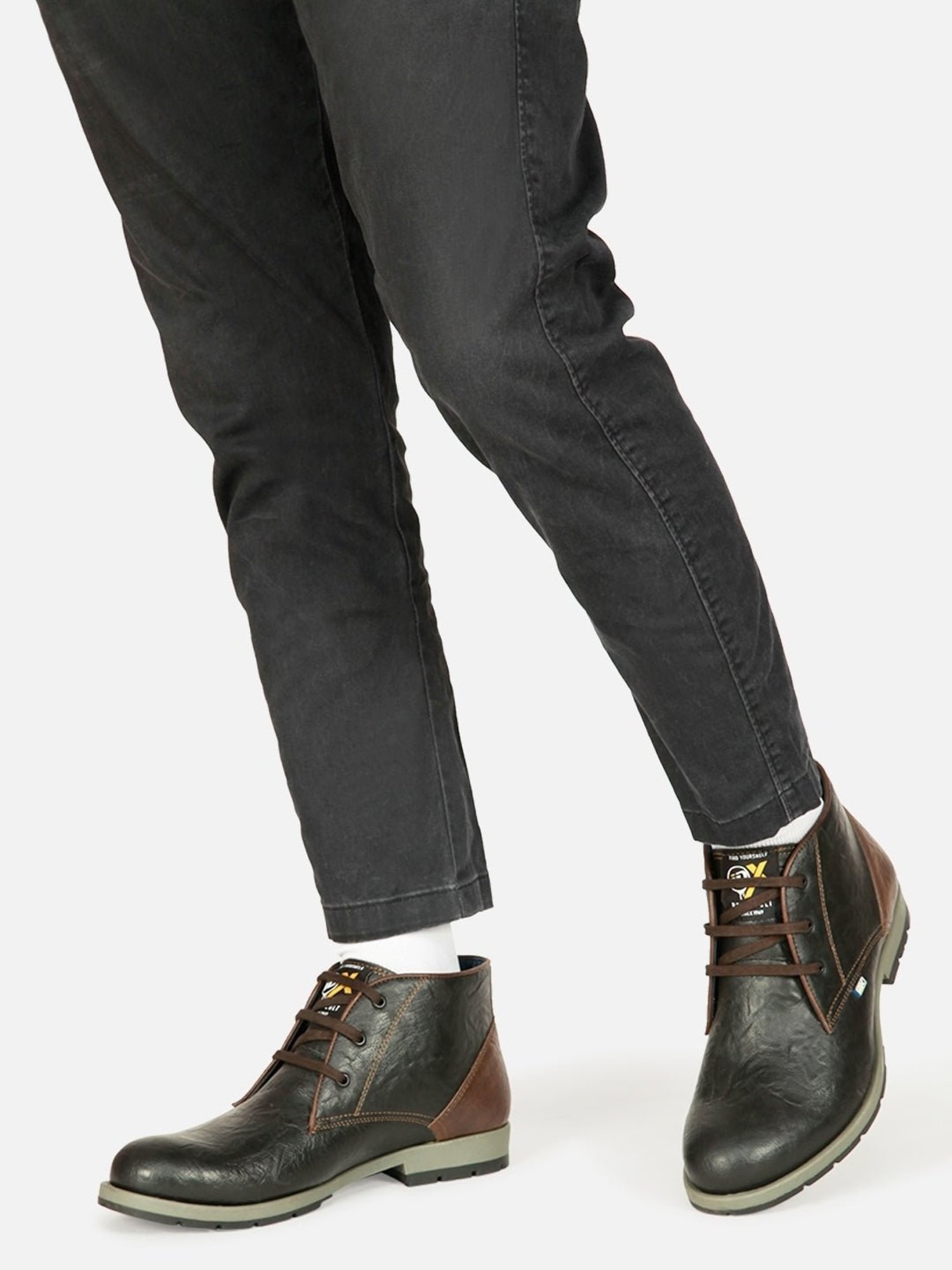 ID Men's Charcoal Black Chukka Boots