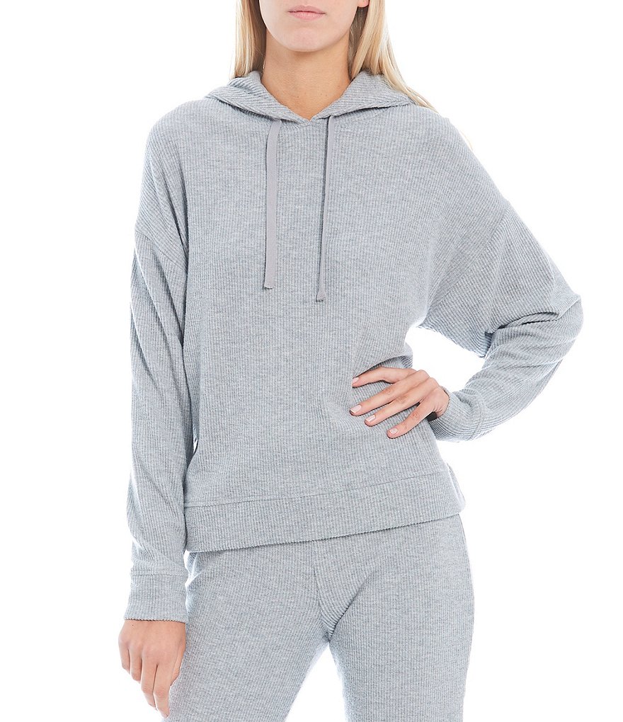 Modern Movement Solid Seamless Scoop Neck Microfiber Camisole