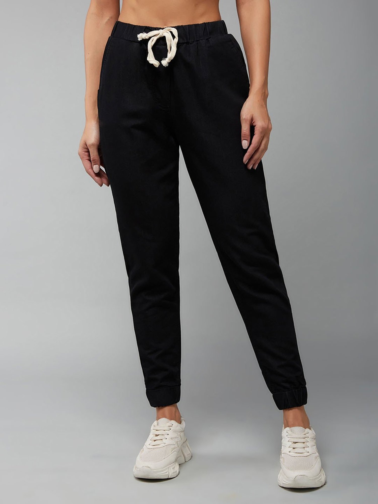 DOLCE CRUDO Black Denim Regular Fit Mid Rise Joggers
