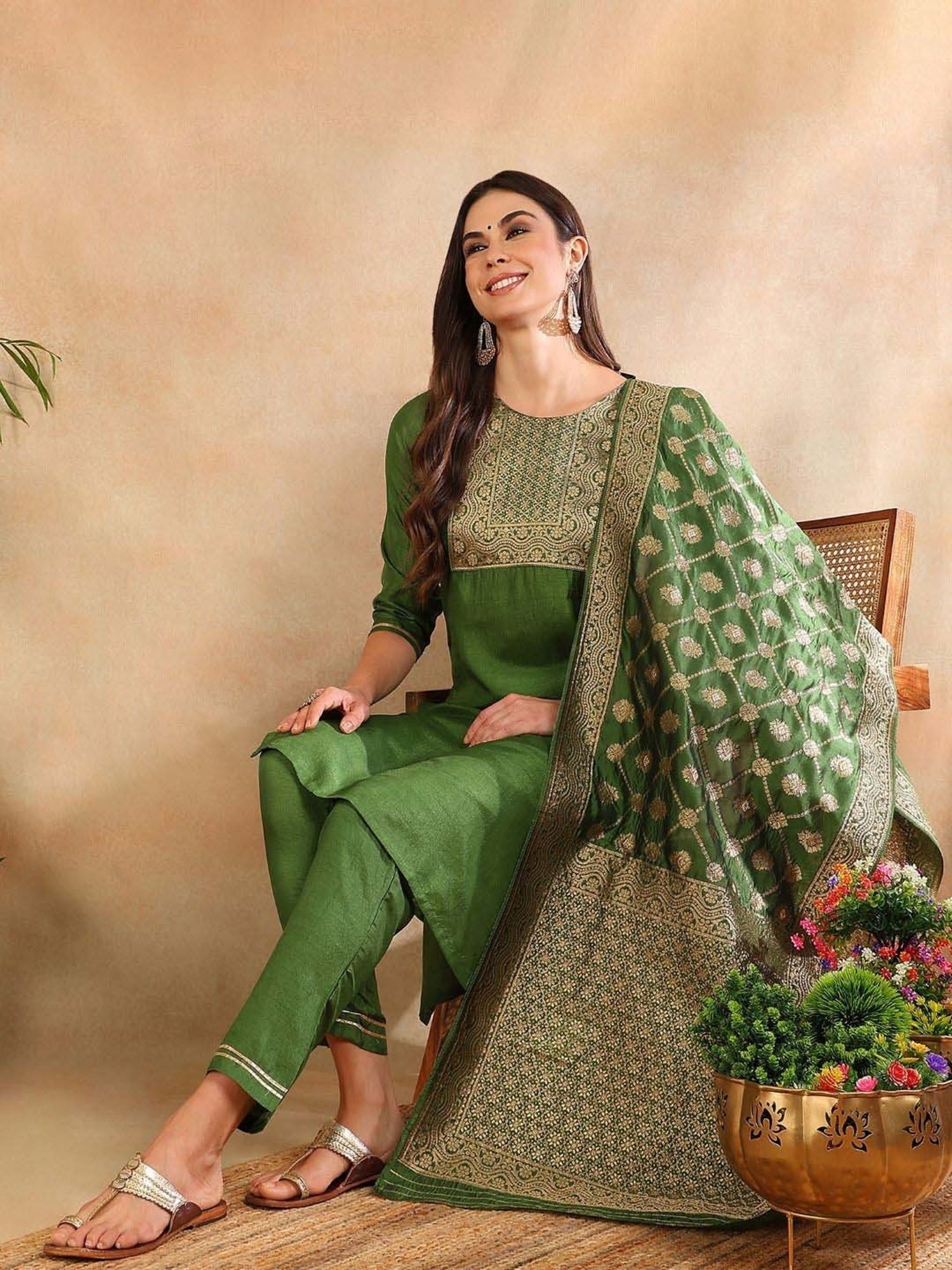 Vaamsi Green Woven Pattern Kurta Pant Set With Dupatta