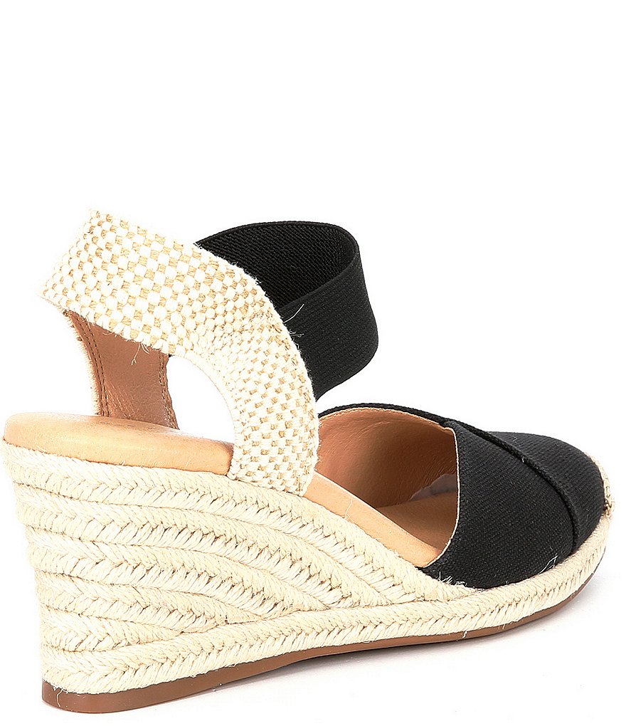 Trotters Kiera Suede Kitten Heel Pumps