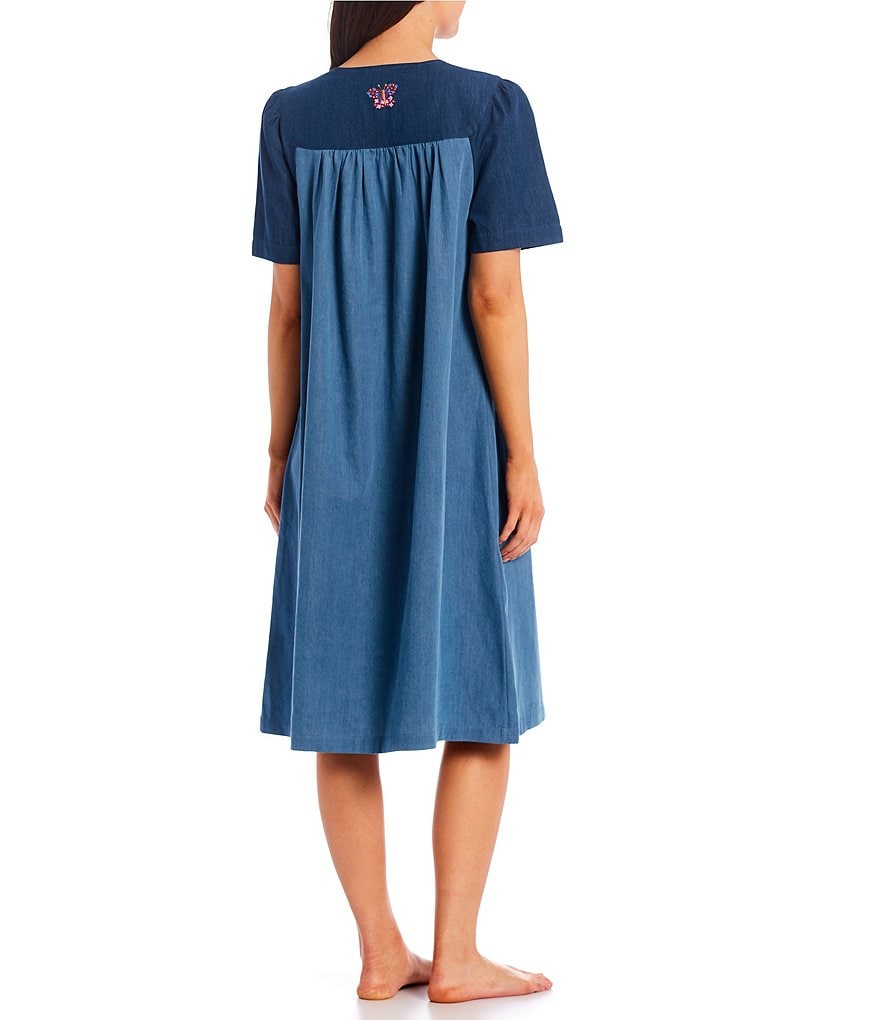 Modern Movement Solid Seamless Scoop Neck Microfiber Camisole