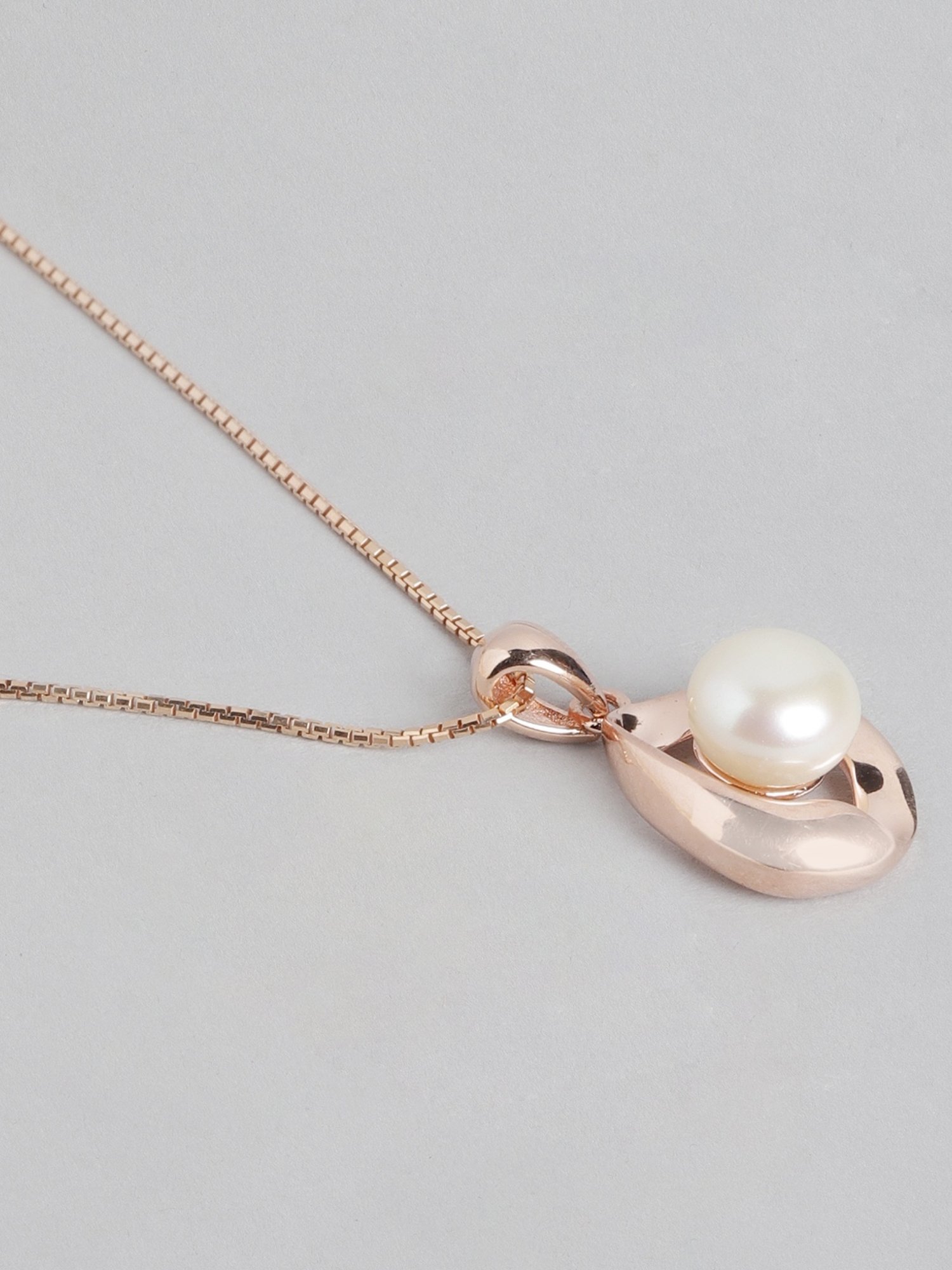 Zavya 92.5 Sterling Silver Pearlescent Elegance Pendant with Chain for Women