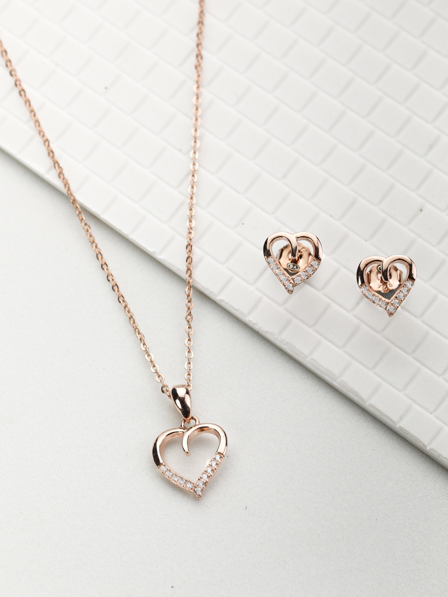 Silberry 925 Silver Solitaire Dream Pendant & Earrings