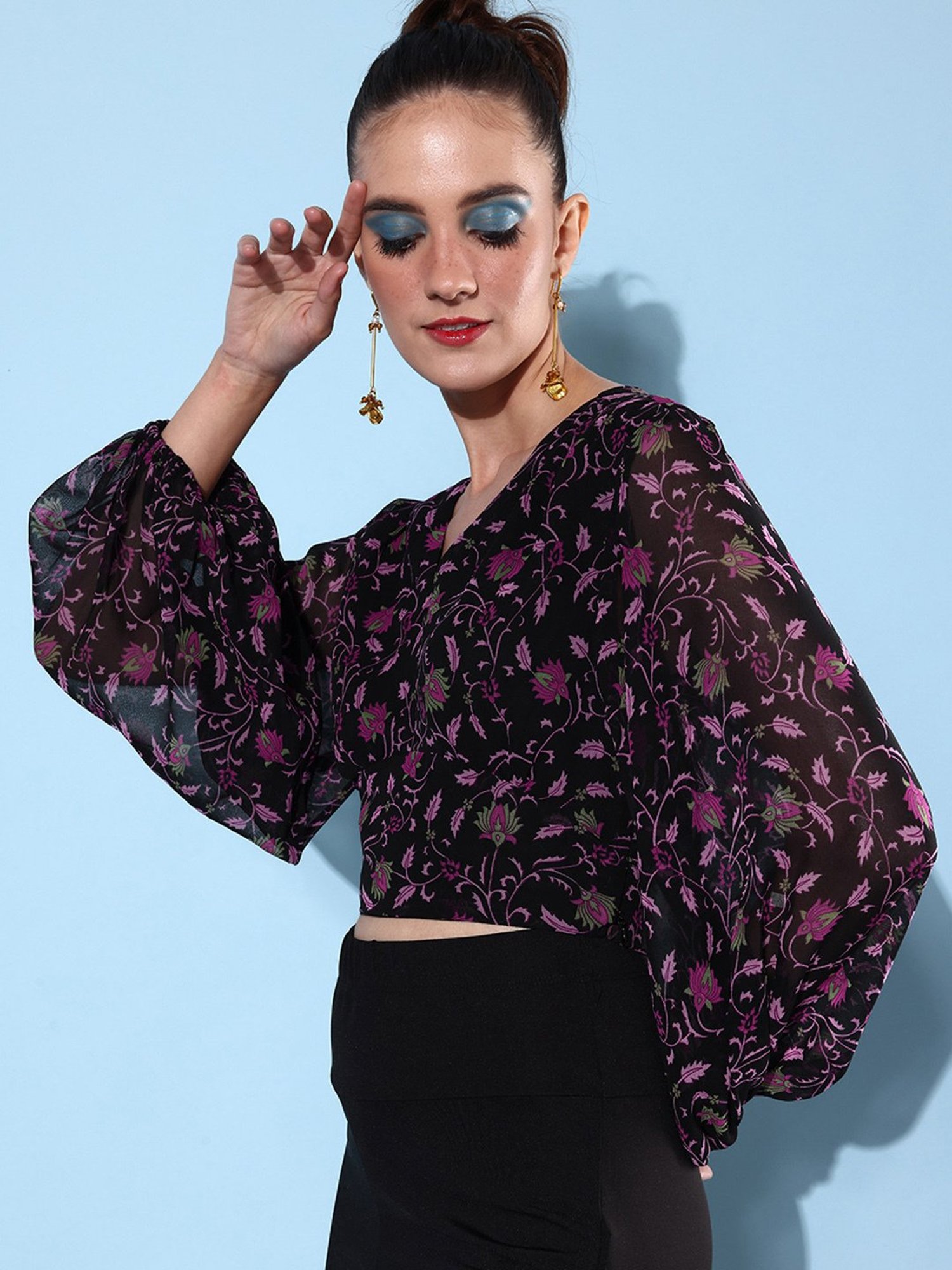 QUIERO Black Floral Print Crop Top