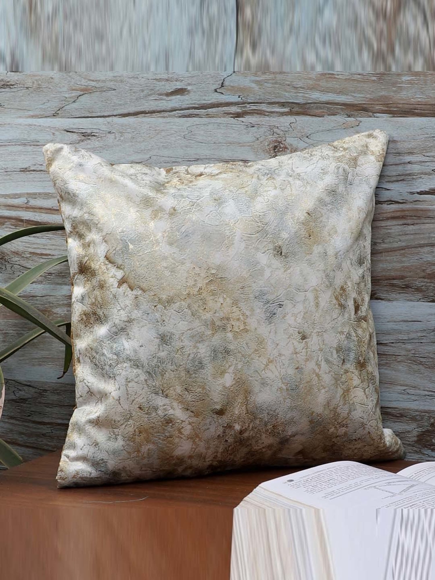 MFD HOME Furnishing Grey & Gold Velvet Cushion Cover - Set of 1