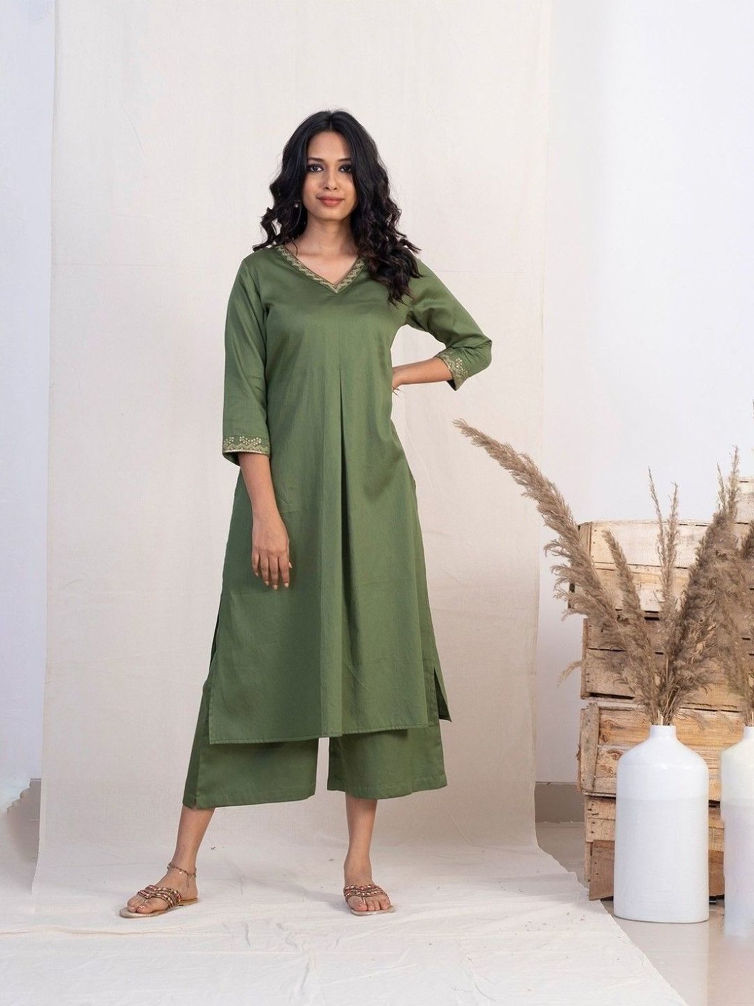 Akiso Jashn Green V Neck Single Pleat Kurta