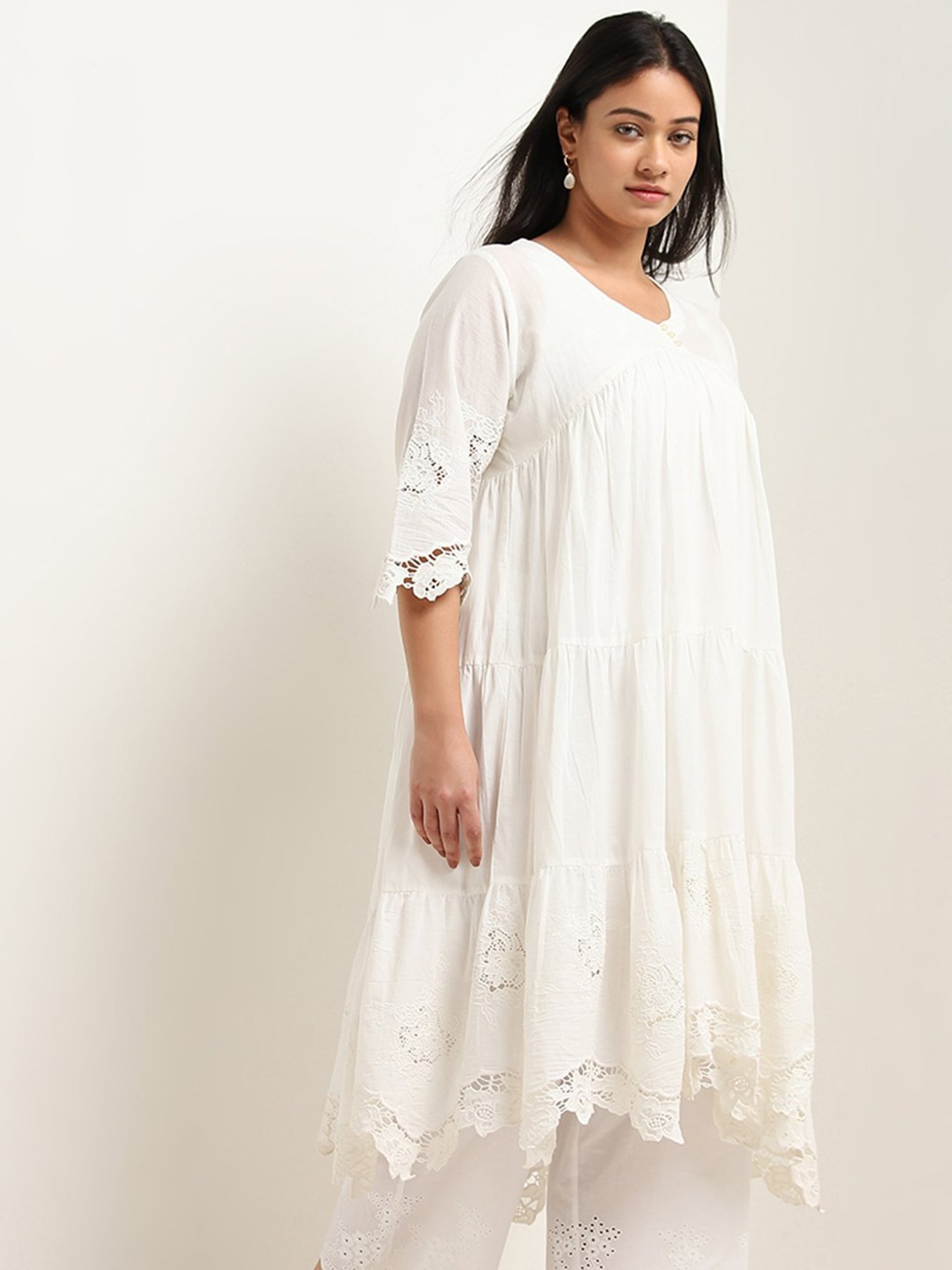 Diza by Westside White Floral Embroidered Fit-and-Flare Cotton Kurta