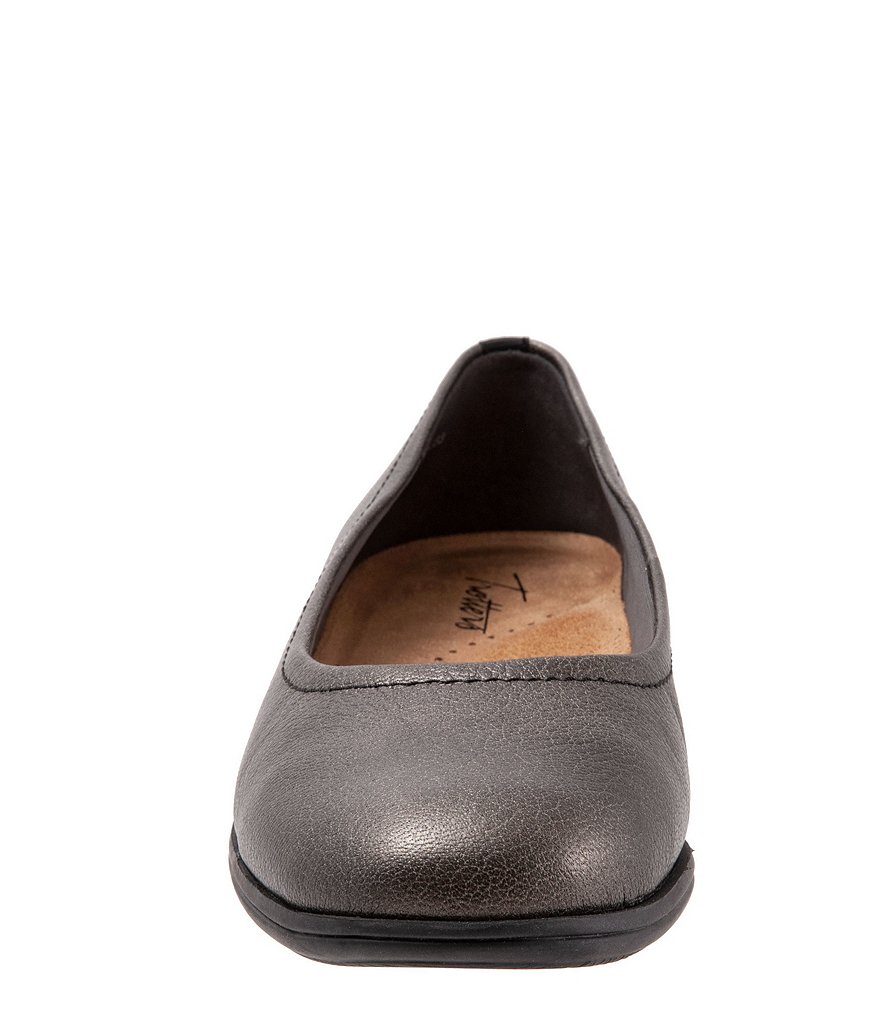 Trotters Darcey Leather Wedge Slip Ons