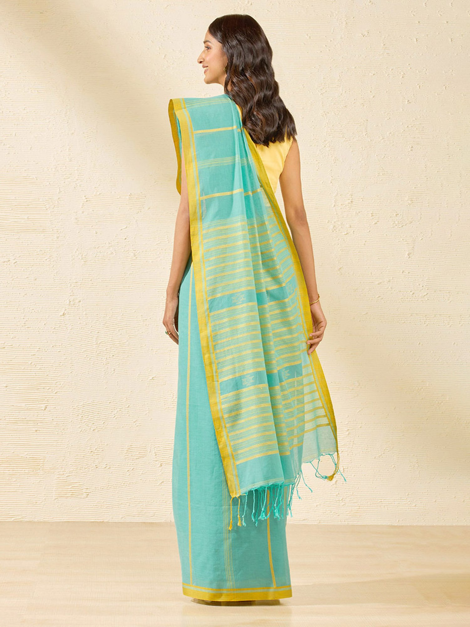 Taneira Light Blue Pure Cotton Striped Jamdani Saree With Unstiched Blouse