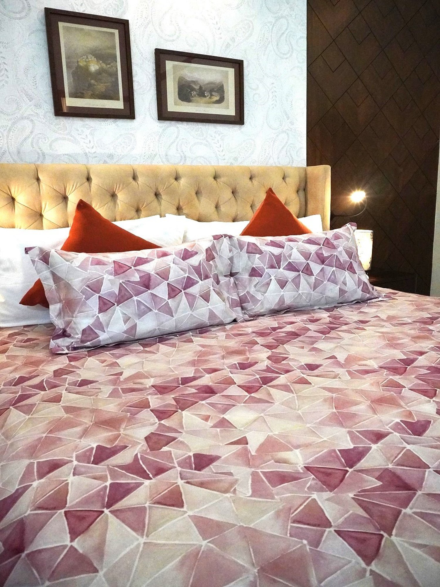 TARA Sparkling Homes Pink Luxury Cotton 350 TC Bed Sheet with 2 Pillow Covers