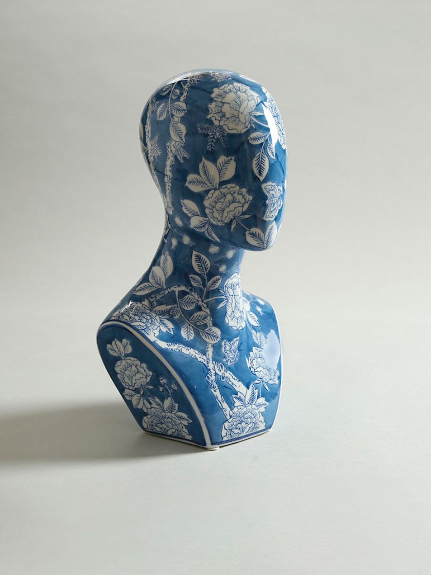 Home4U Blue Porcelain Oriental Human Sculpture