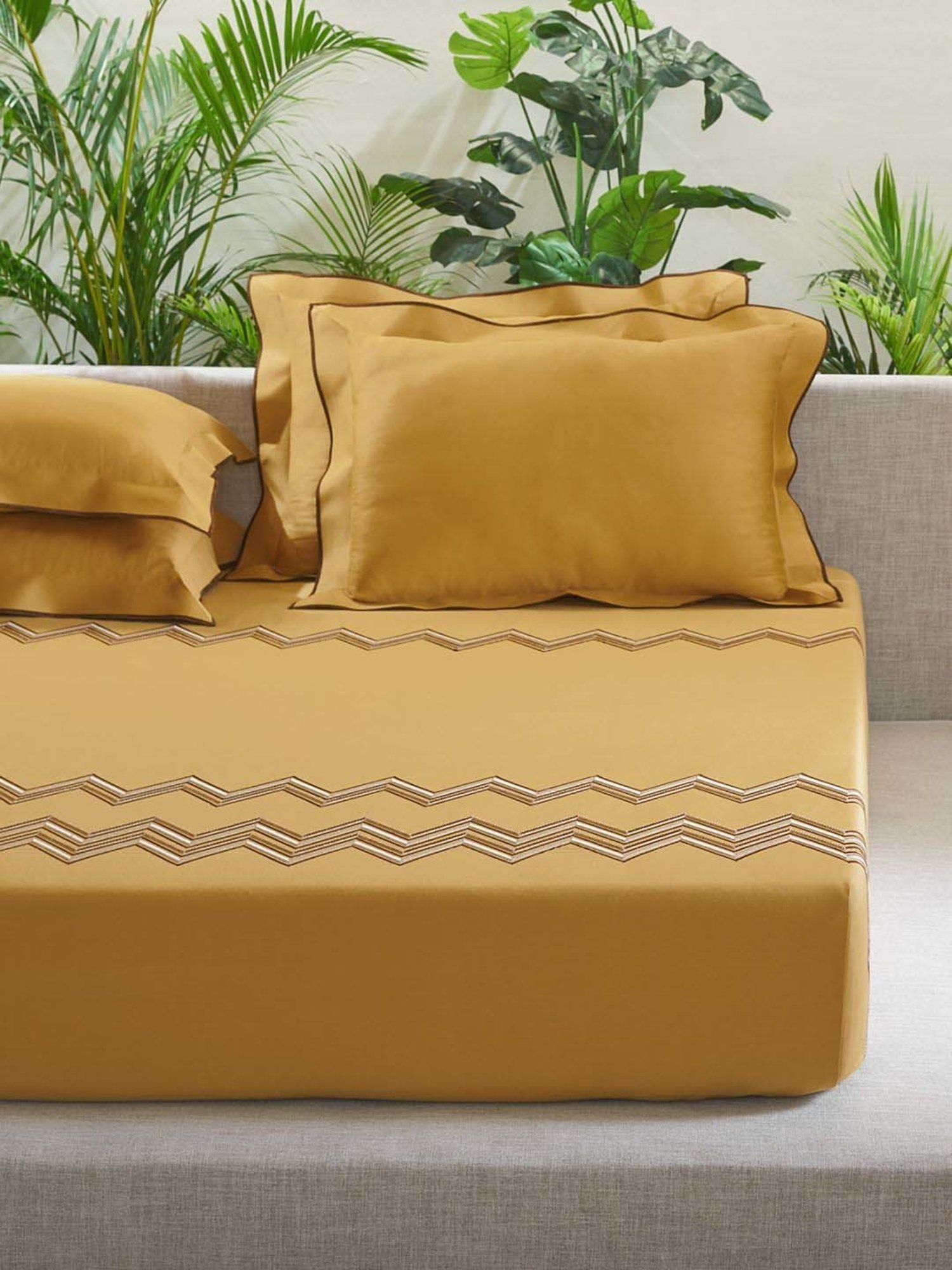 Ddecor Live Beautiful Charisma III Harvest Gold Cotton 180 TC King Bed Sheet with 2 Pillow Covers